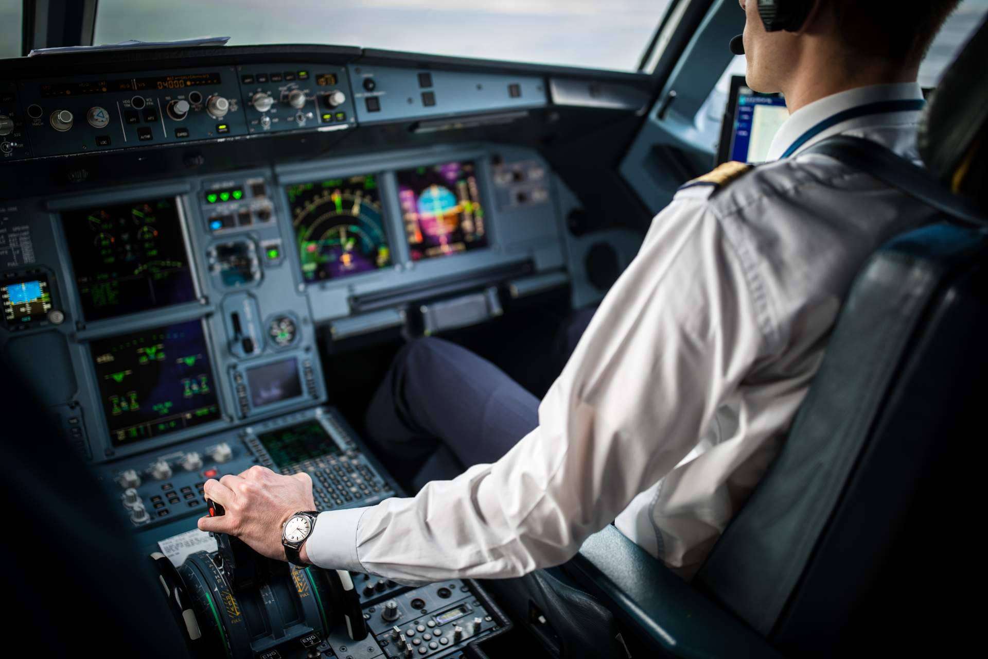 Curso de piloto privado avalado por la Agencia Estatal de Seguridad Aérea de España en la empresa Leonavia