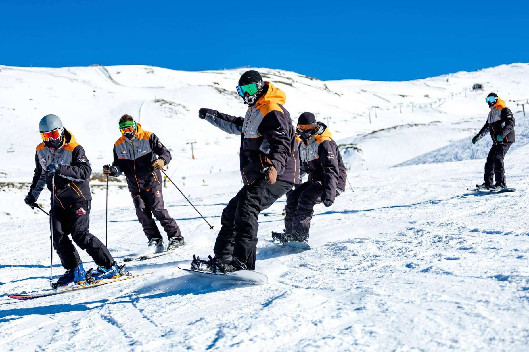 Las clases de esquí y snowboard en Sierra Nevada que ofrece Snowmotion