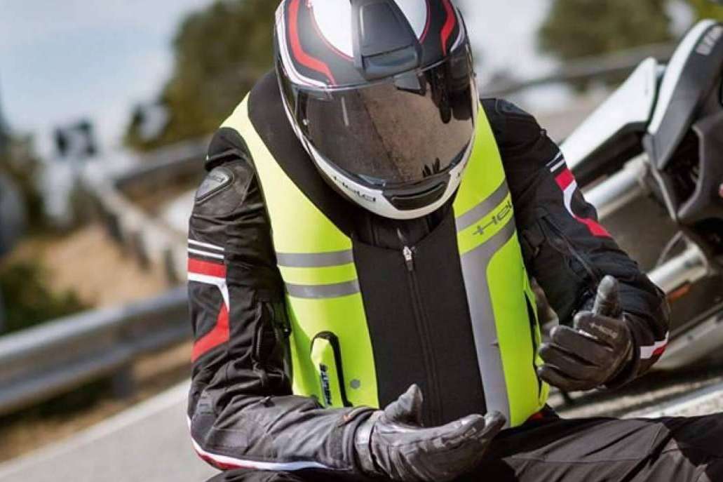 La importancia de protegerse con un chaleco airbag moto de la tienda Babiek