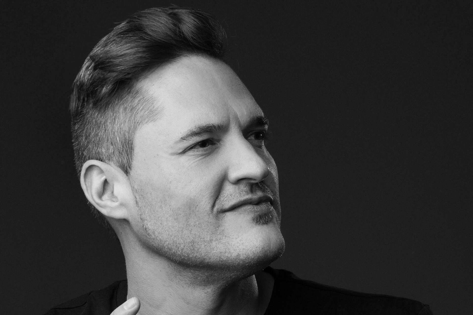 Entrevista al DJ Ivan Jimenez sobre sus orígenes musicales y su nuevo tema Lay Me Down