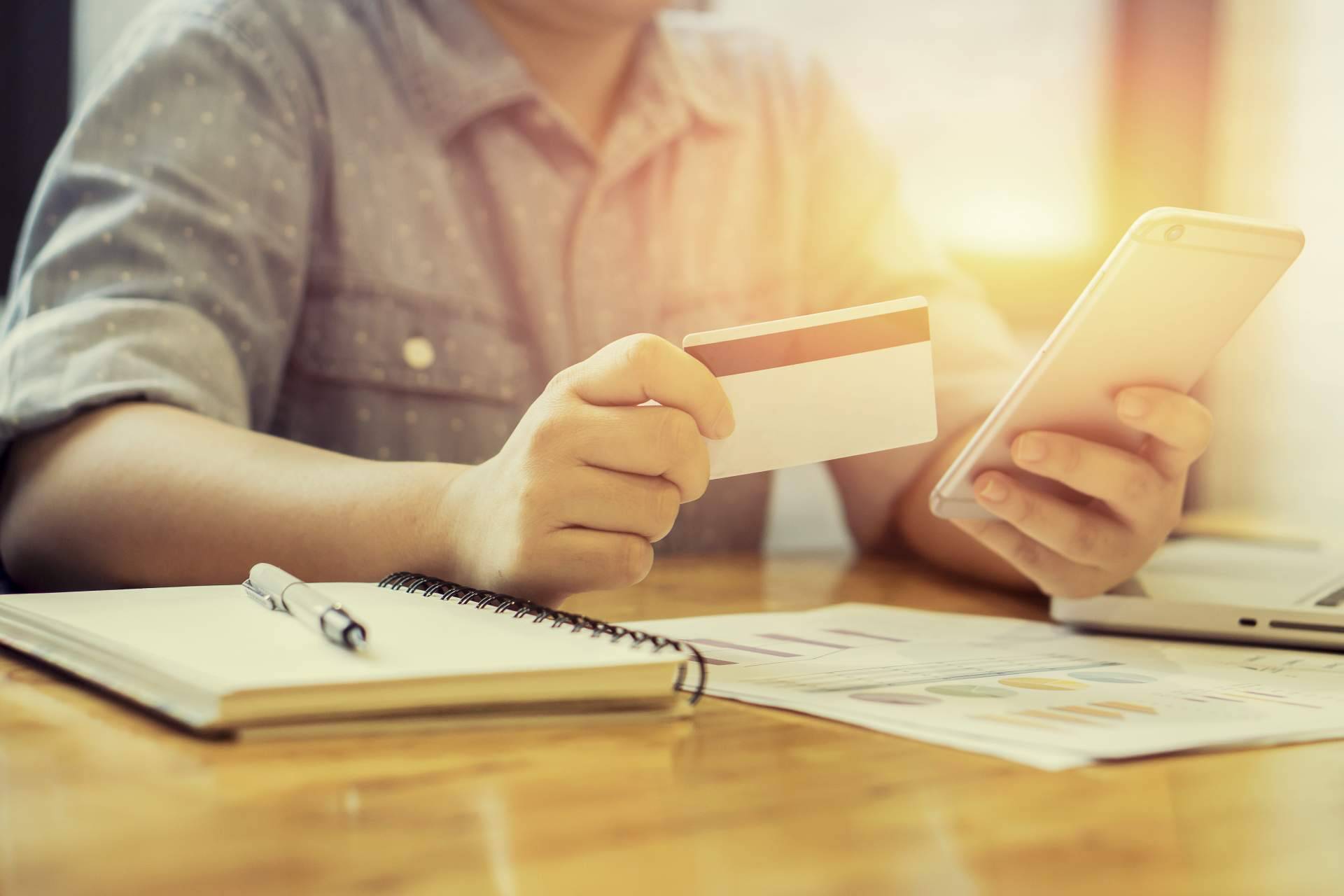 ¿Cómo elegir entre cuentas nómina y cuentas remuneradas en el comparador de productos financieros Economía Responsable?