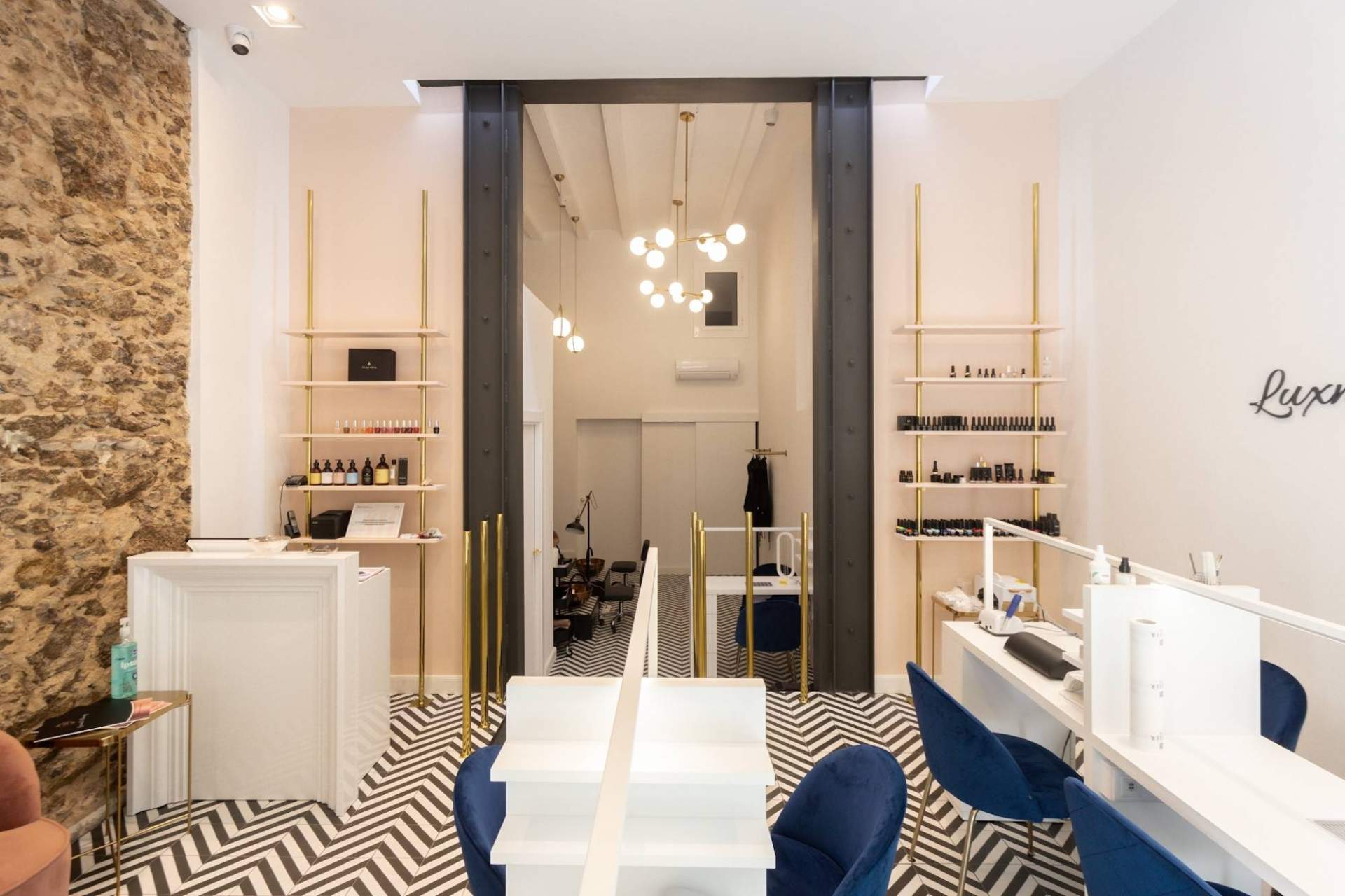 Las ventajas de LuxNail&Beauty, hacer reservas online con antelación en su página web