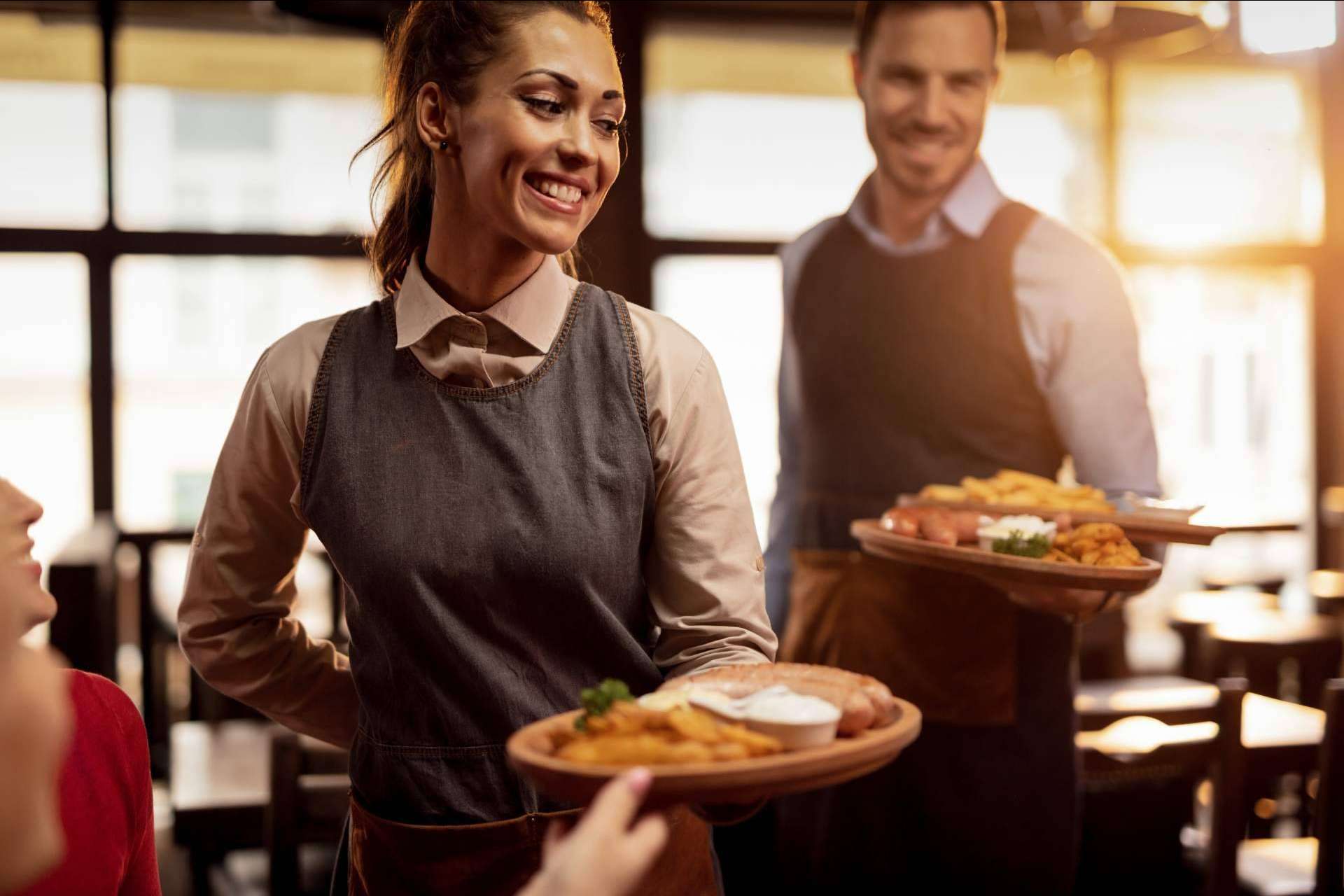 El sector de la hostelería y la restauración está siendo revolucionado por la app de recursos humanos, Wiselynx app