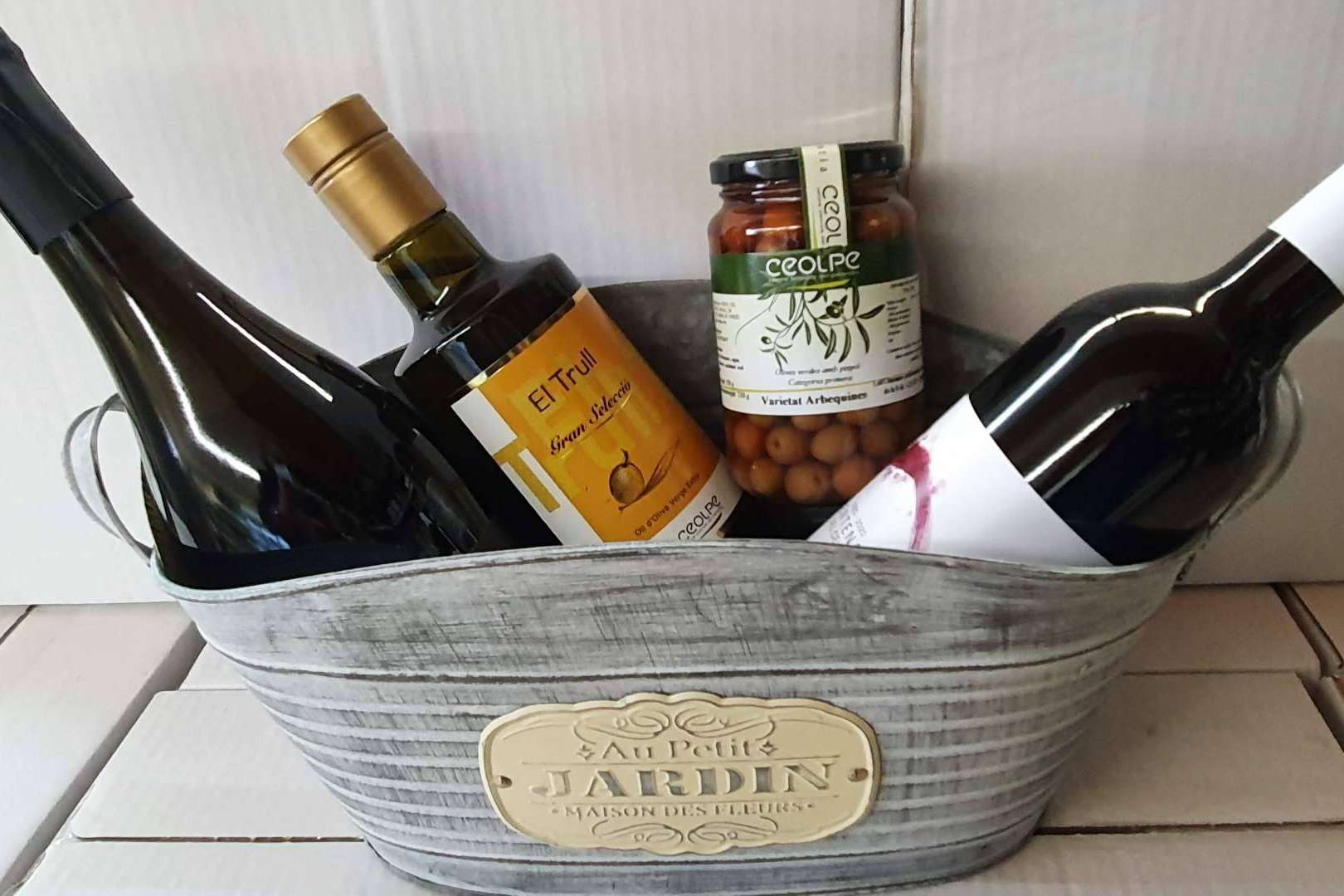 Los lotes personalizables de Navidad están disponibles en la Agrícola de Llorenç