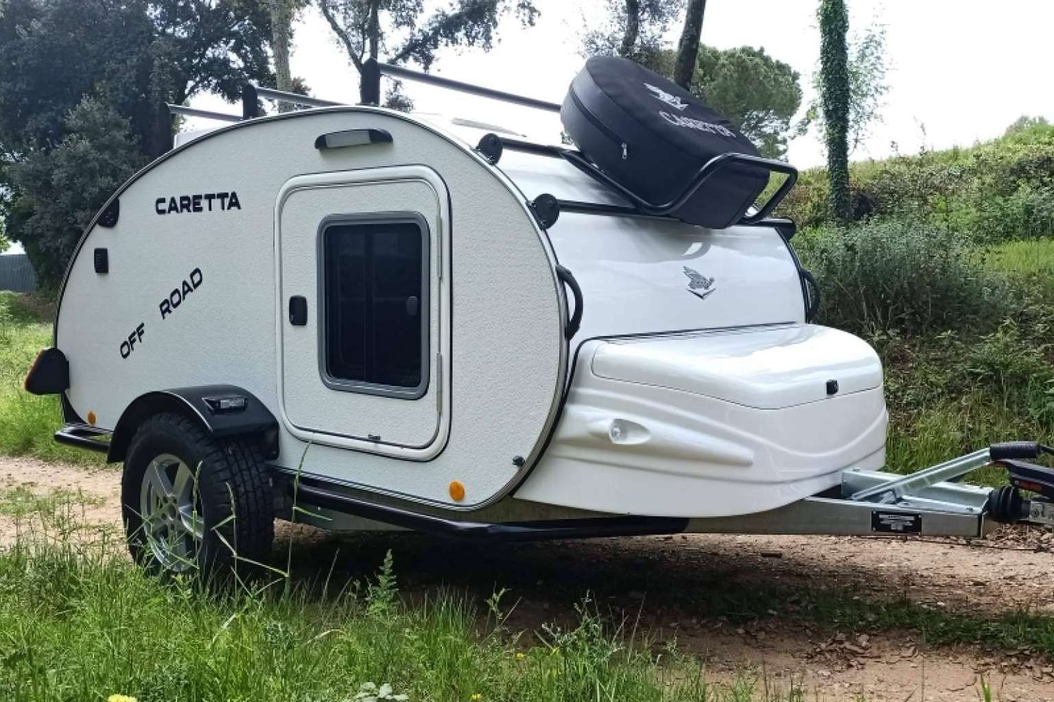 Minicaravanas.com, el remolque camper destaca por su diseño deportivo que se adapta a todos los ritmos de vida