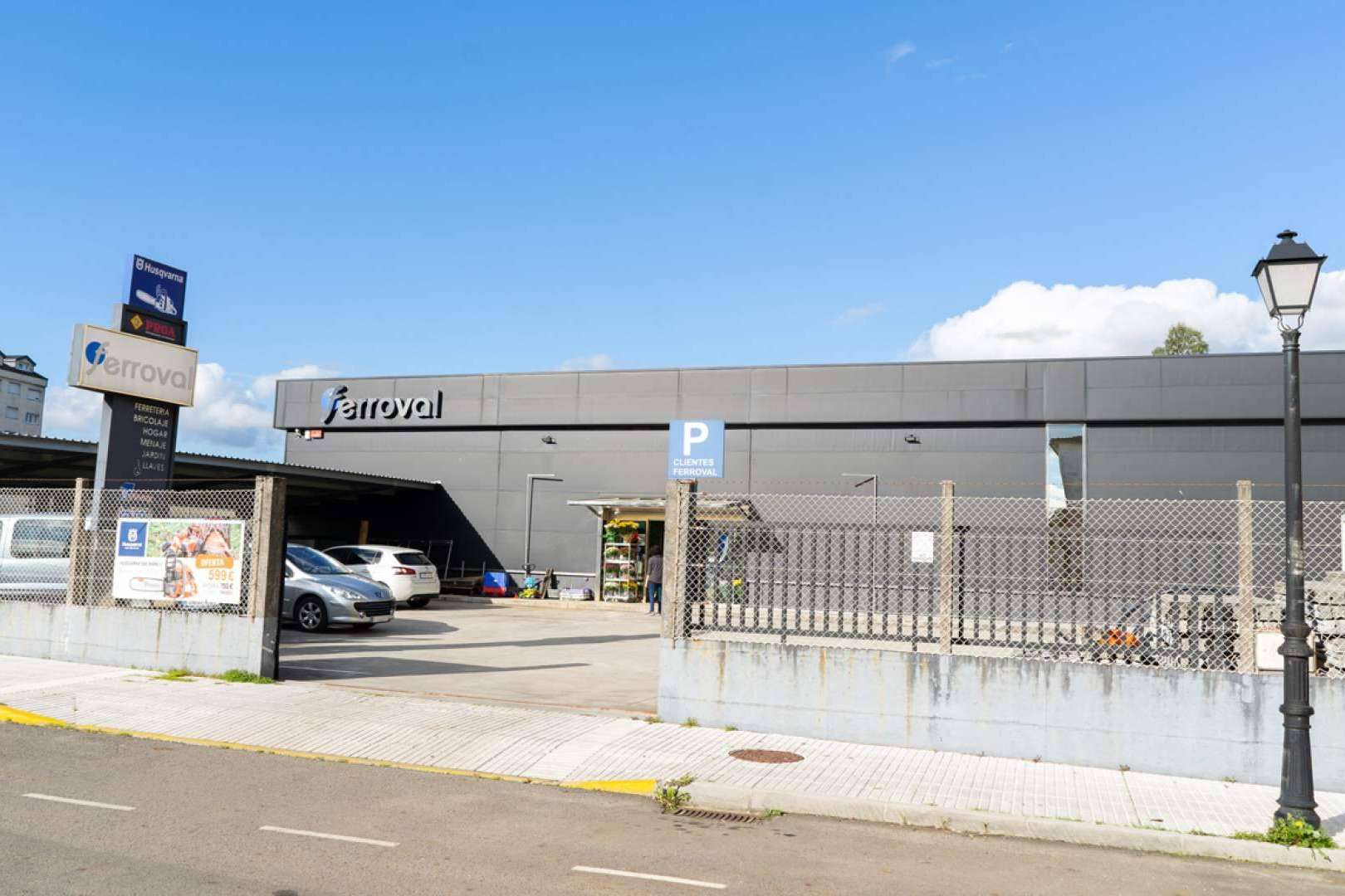 Ferroval dispone de cajas seguridad y candados para mantener las pertenencias a salvo