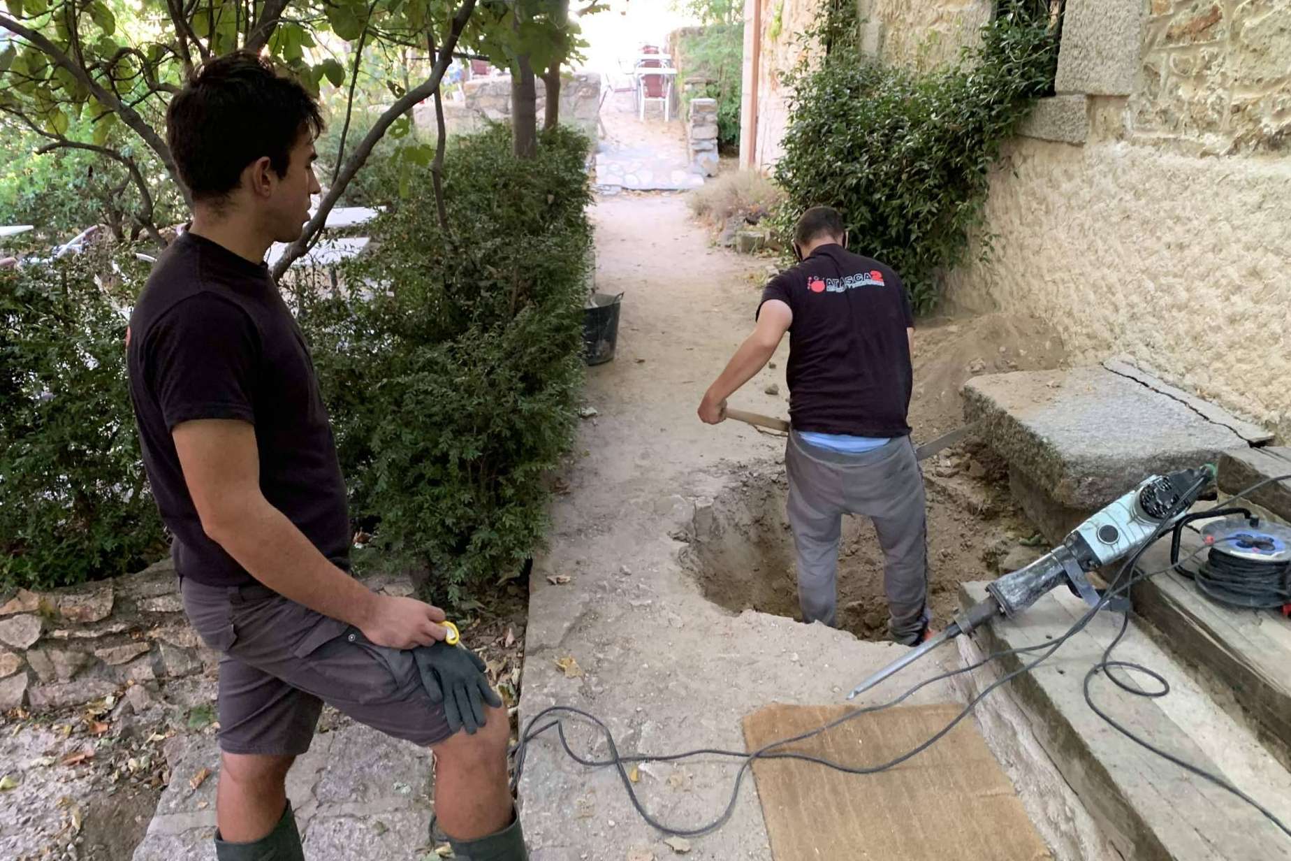 Servicios de desatascos urgentes en Brunete con la compañía profesional Atasca2