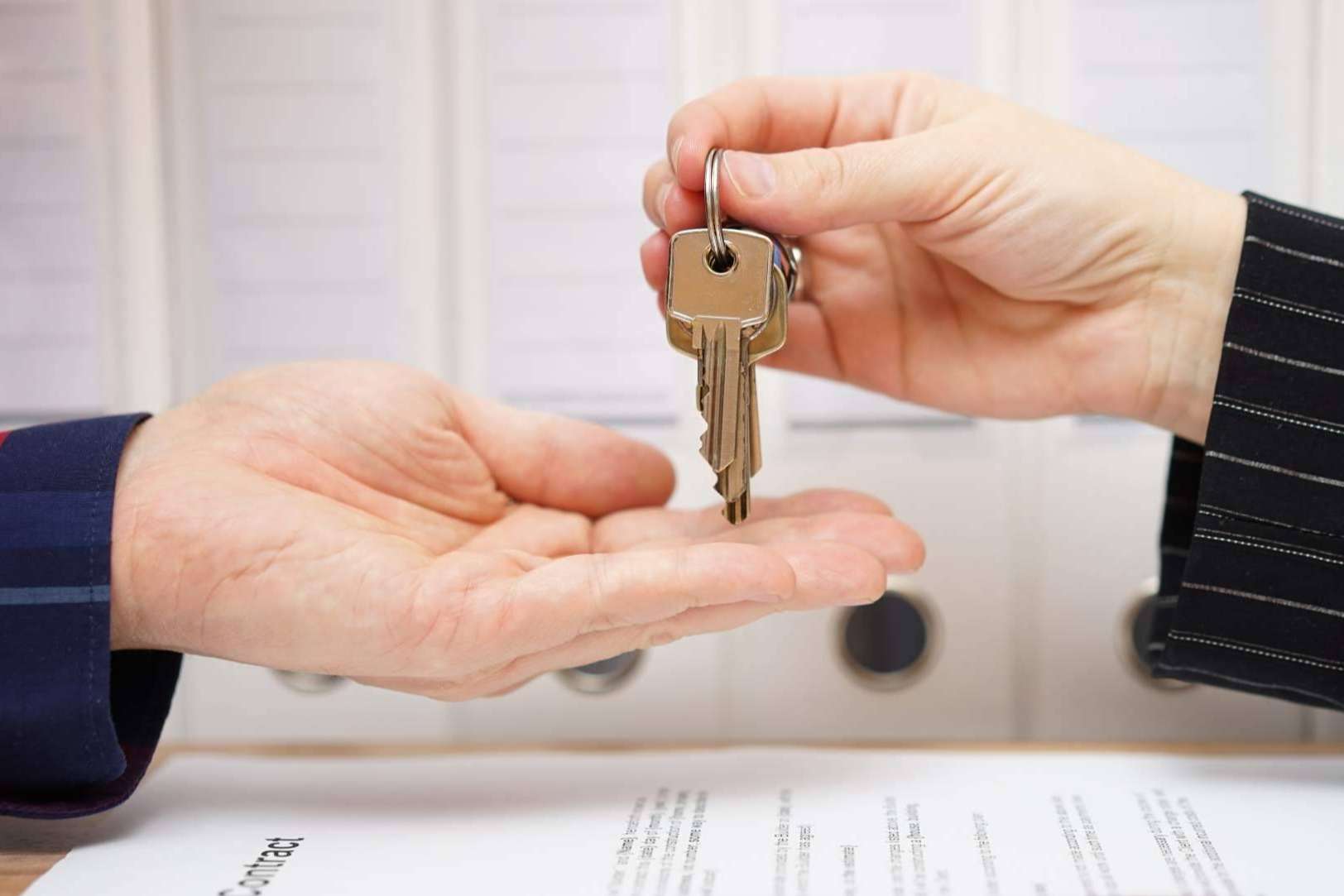 El asesoramiento que ofrece Hipotecas Plus para que se obtenga la hipoteca que se precise y se compre la parte de la vivienda del ex