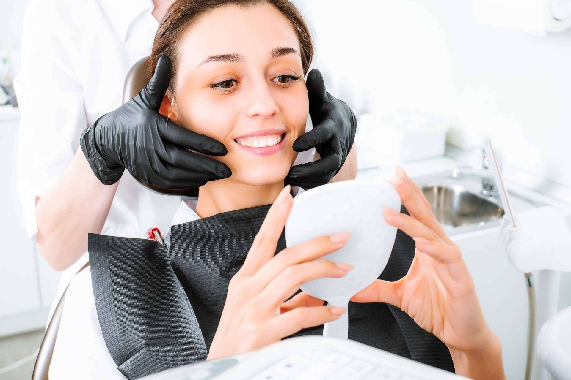 Qualident brinda tratamientos de estética dental en Collblanc para recuperar la sonrisa