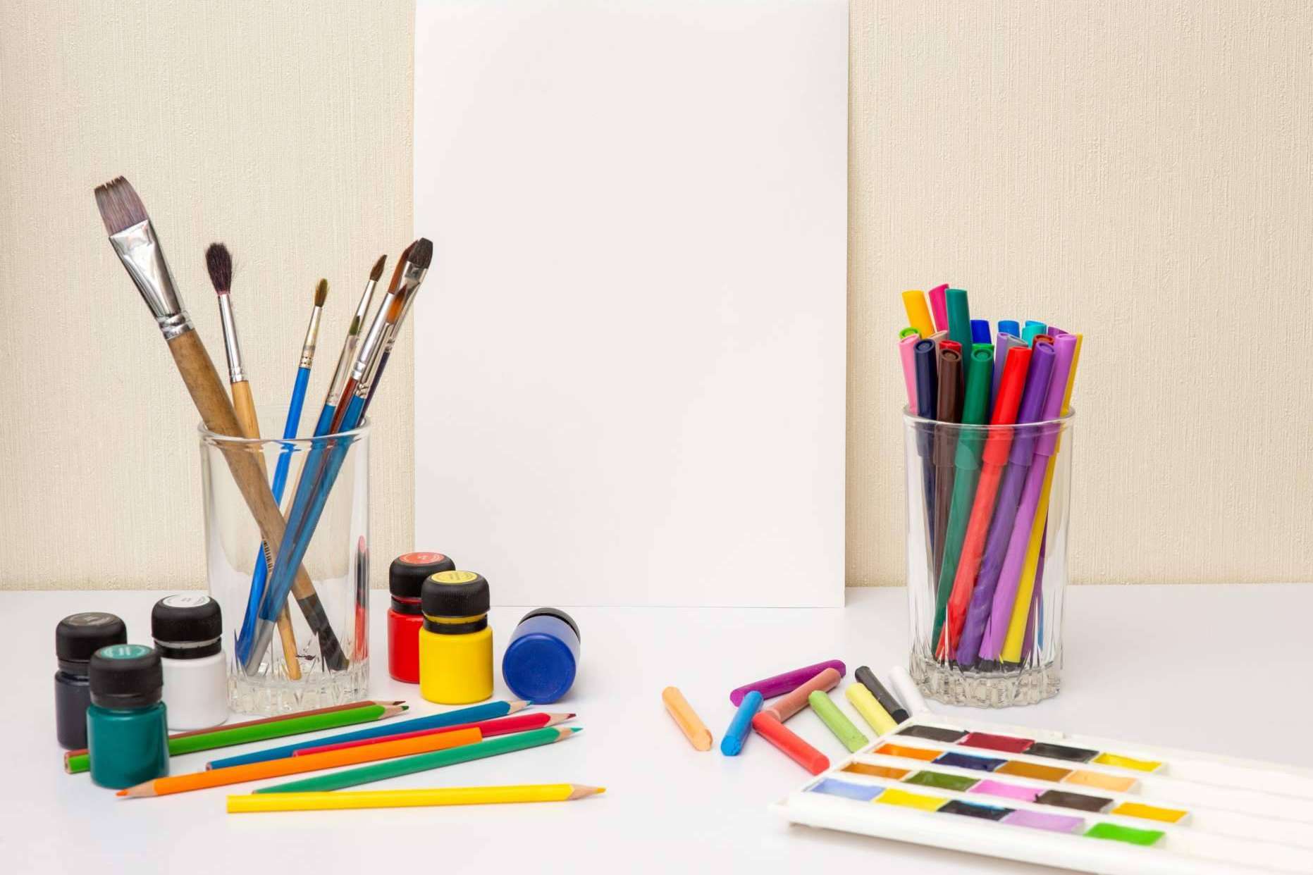 Conseguir todos los productos de papelería en un único sitio es una de las múltiples ventajas de Material Escolar
