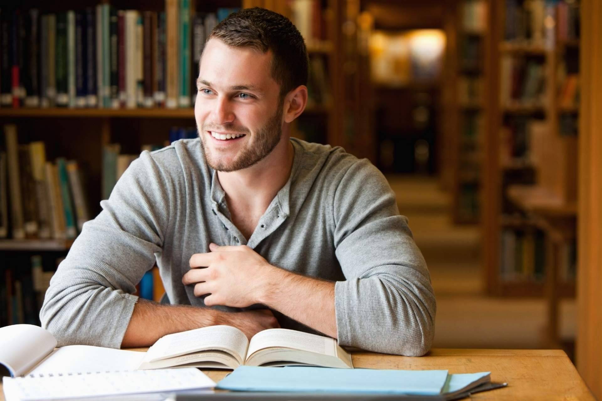 ¿Qué servicios ofrece Estudia Seguro para estudiar en España?
