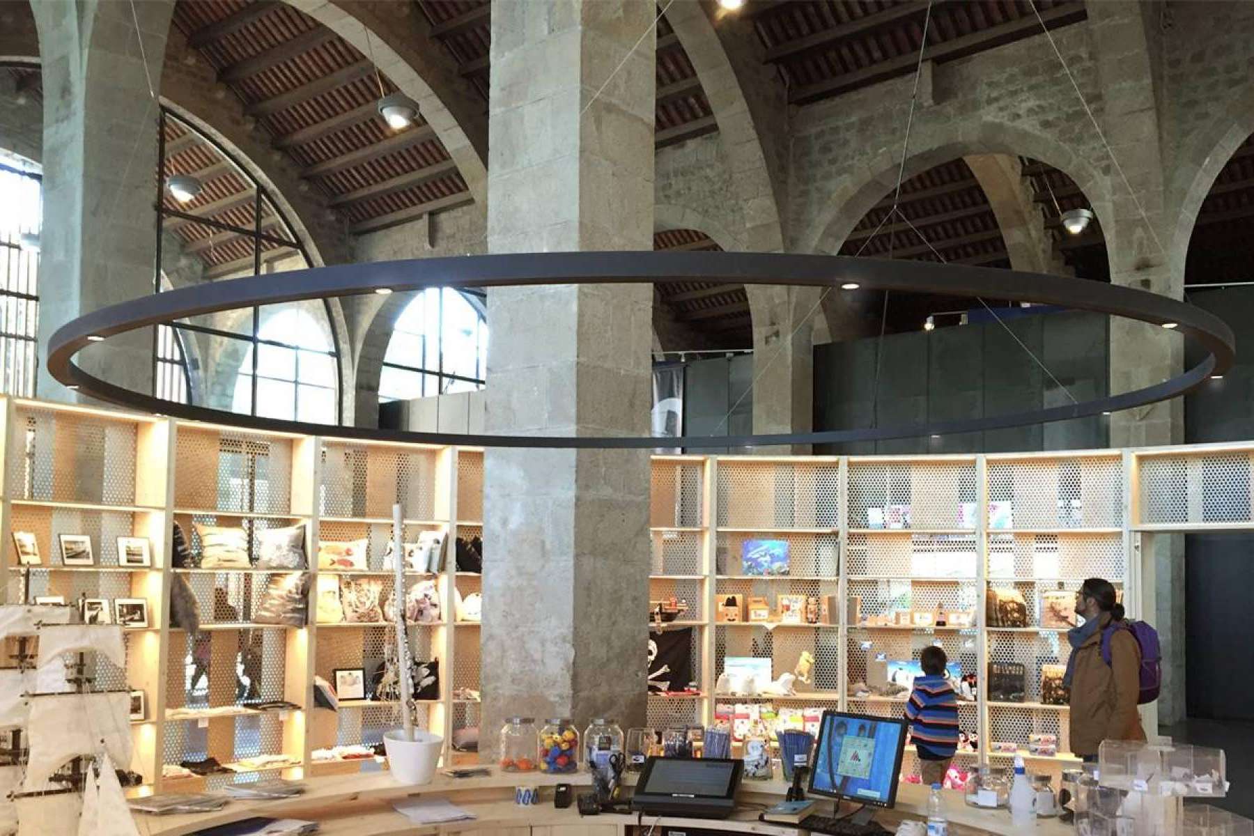 La empresa Insolit ilumina el Museo Marítimo de Barcelona