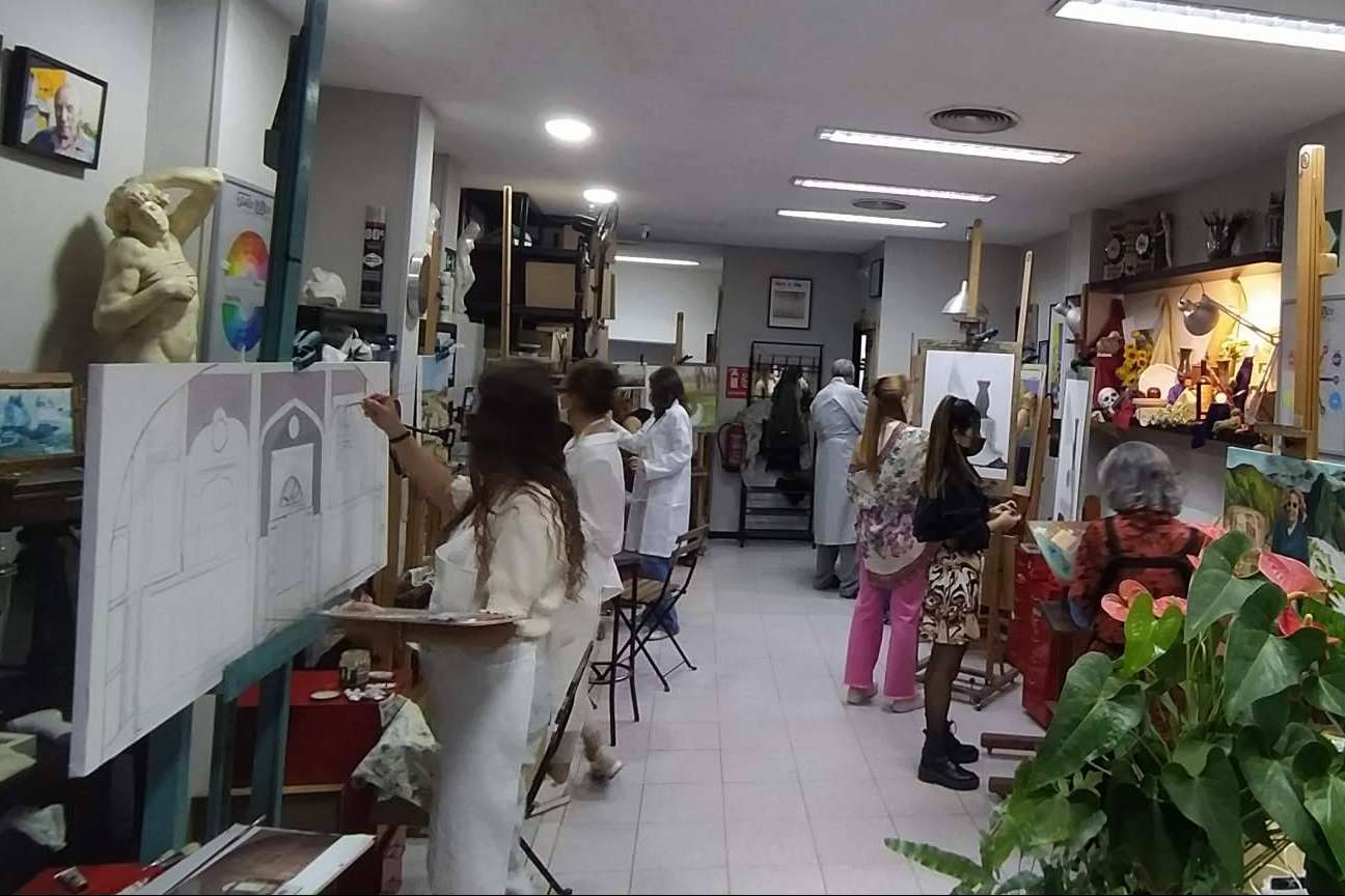 El profesorado joven y experimentado de Estudio Ilógico cuenta con un método de enseñanza de calidad