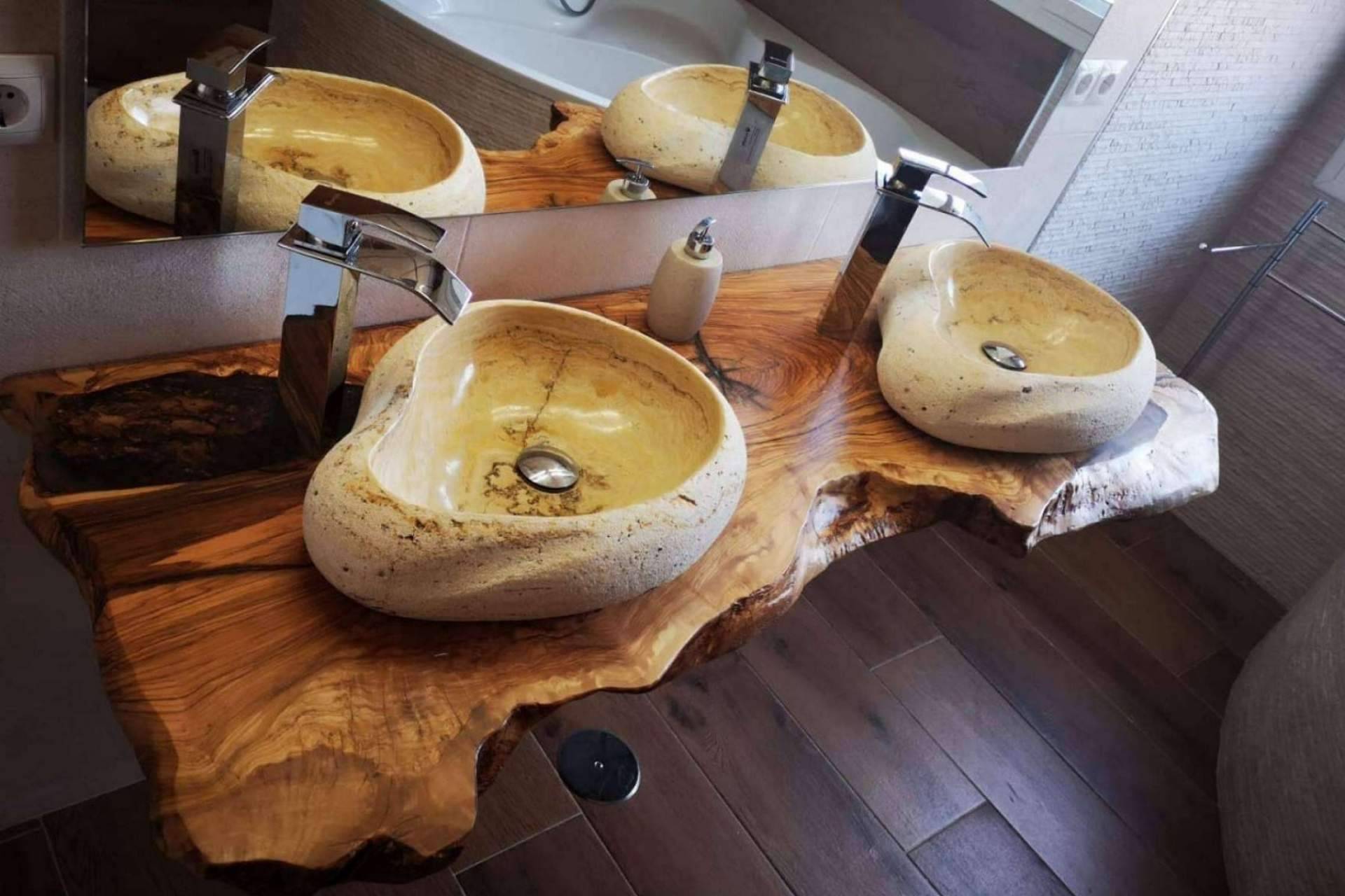 Encimeras de Olivo, un toque natural y elegante para el baño