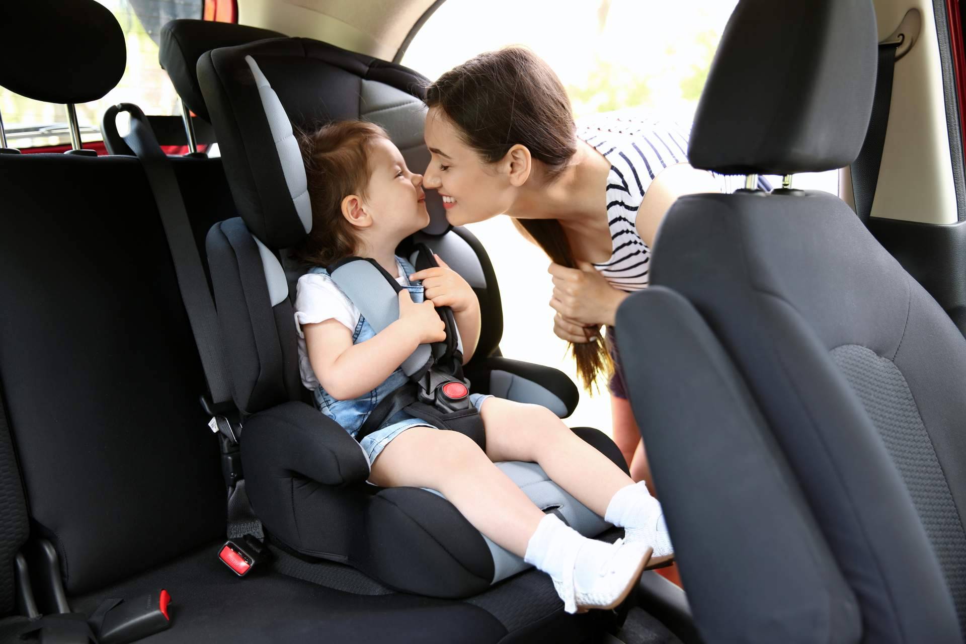 Rosa Roca remarca la importancia de elegir la silla del coche para un bebé correctamente