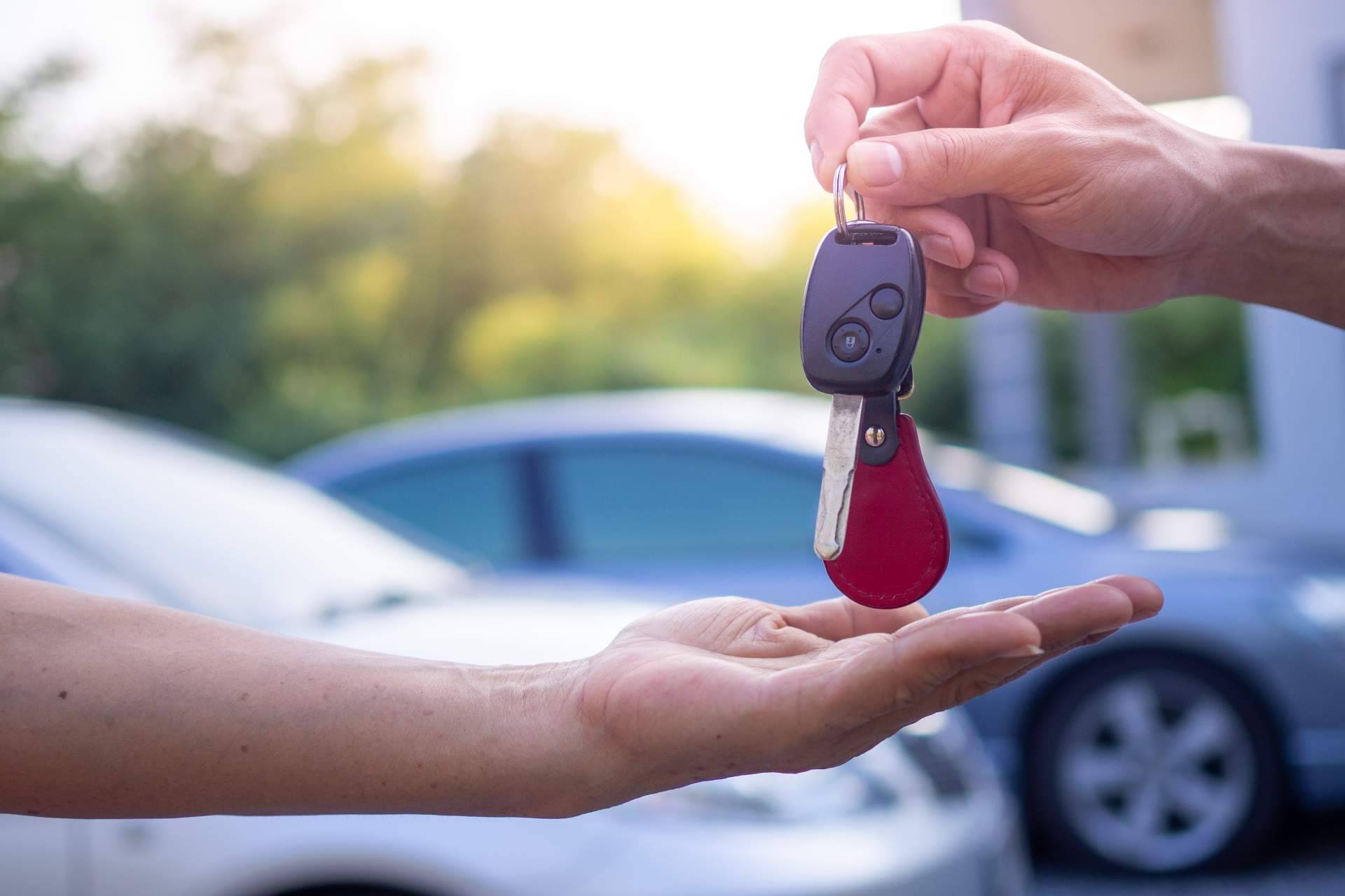 Servicios de duplicados urgentes de llaves de coche y moto de la mano de EGINER