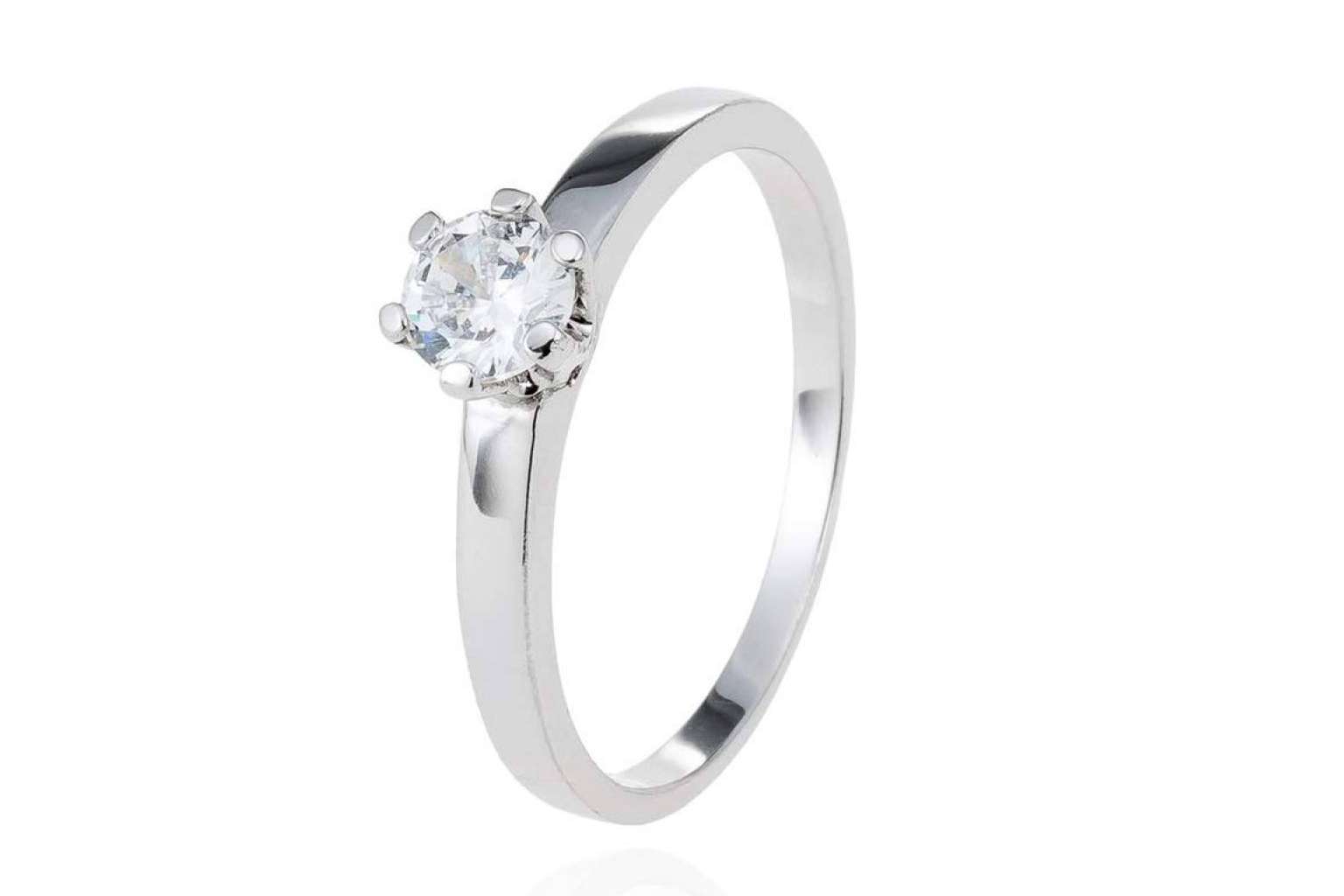Los anillos de pedida elegantes que ofrece Luz de Alba Joyas