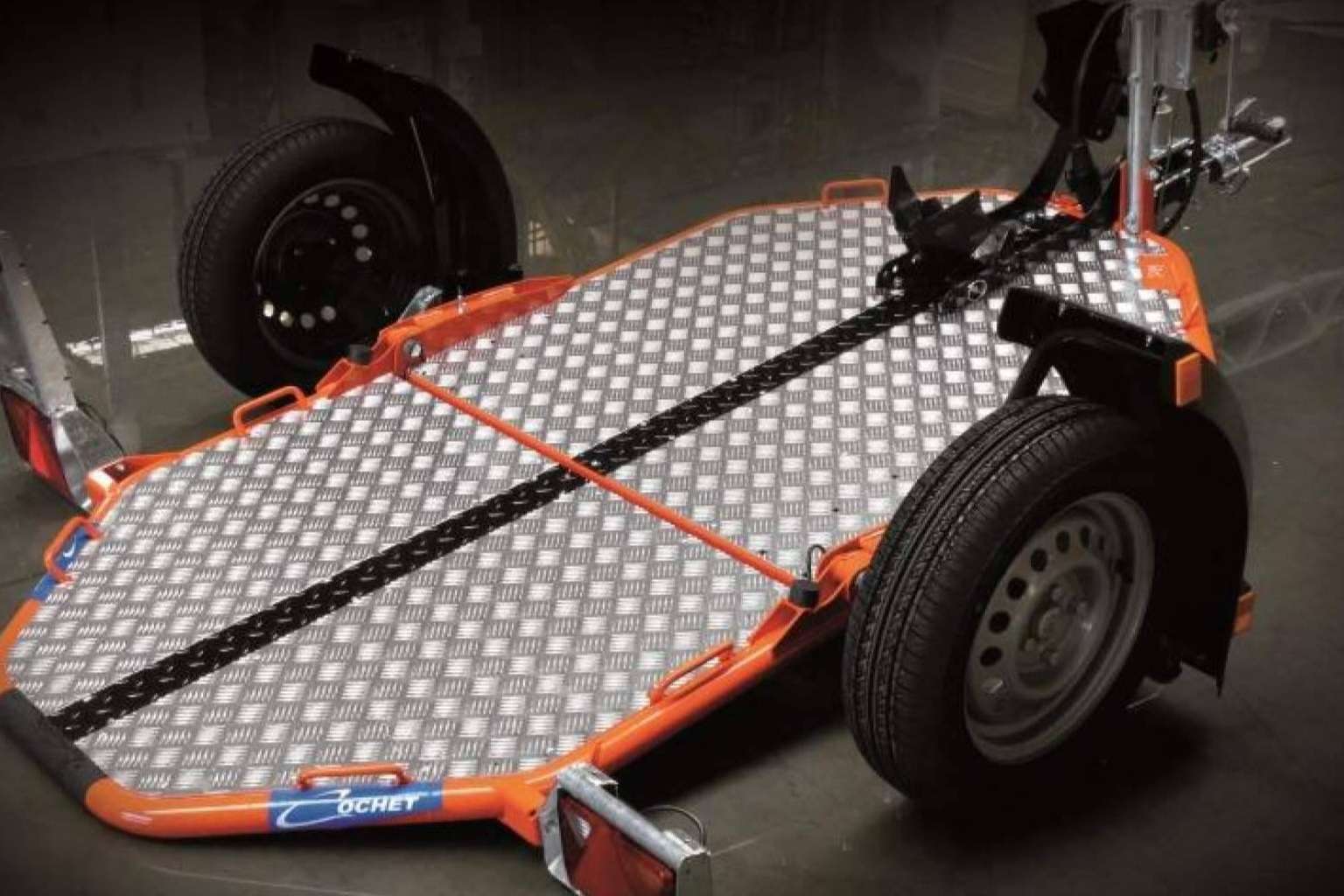 La empresa Buscoremolque ofrece una gran diversidad de soluciones para transportar una moto