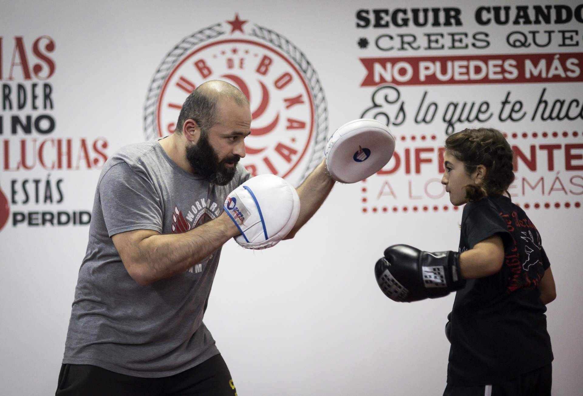 El entrenador y cofundador del Club Boxa Iberia, Berdia Liparteliani