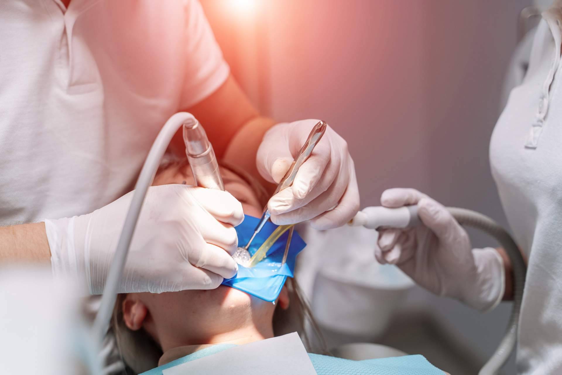 Tratamientos odontológicos con la tecnología más avanzada de la mano de la Dra. Saylin García