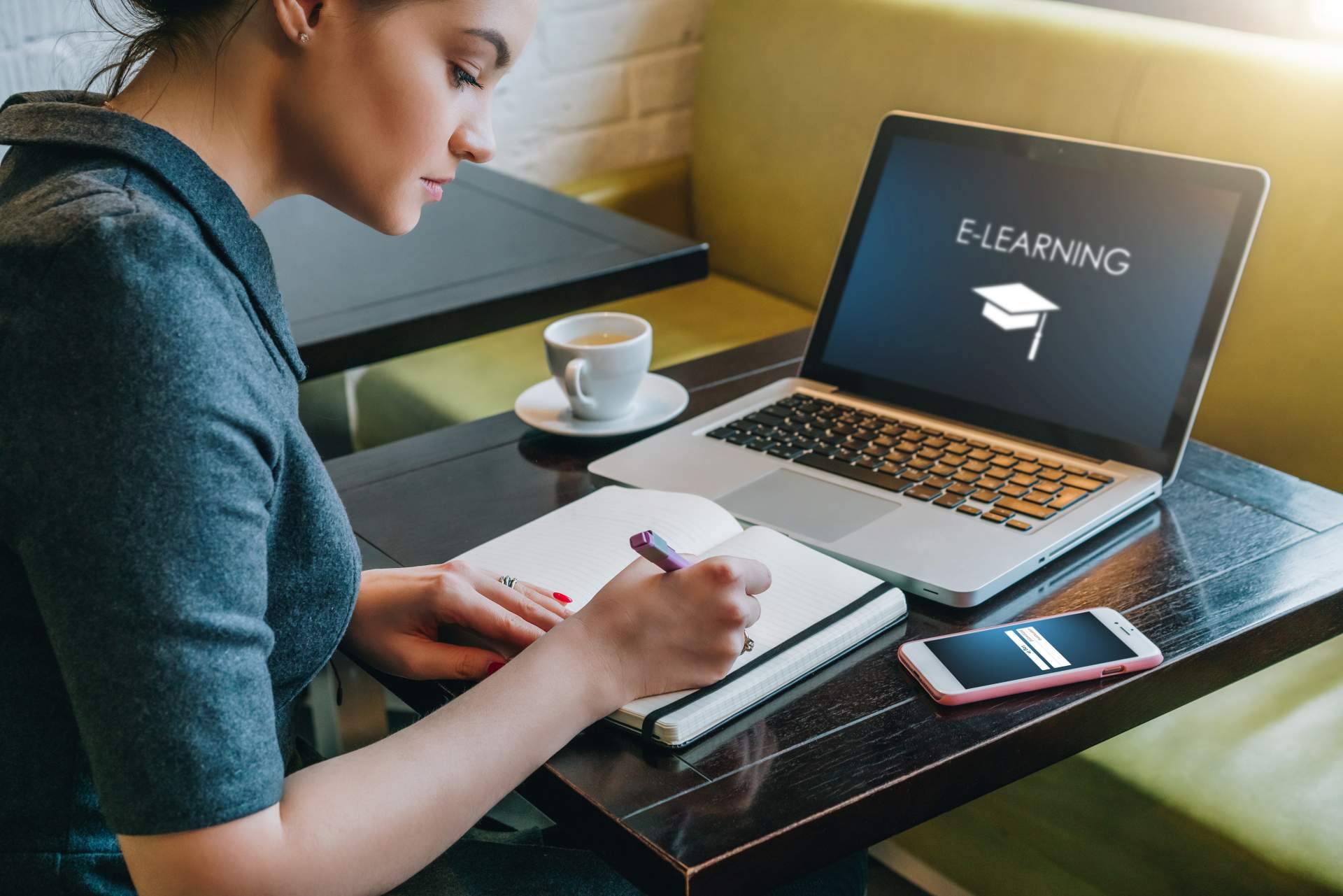 Aportar respuesta a las nuevas necesidades del alumnado moderno, gracias al e-learning integrado de Hexagone
