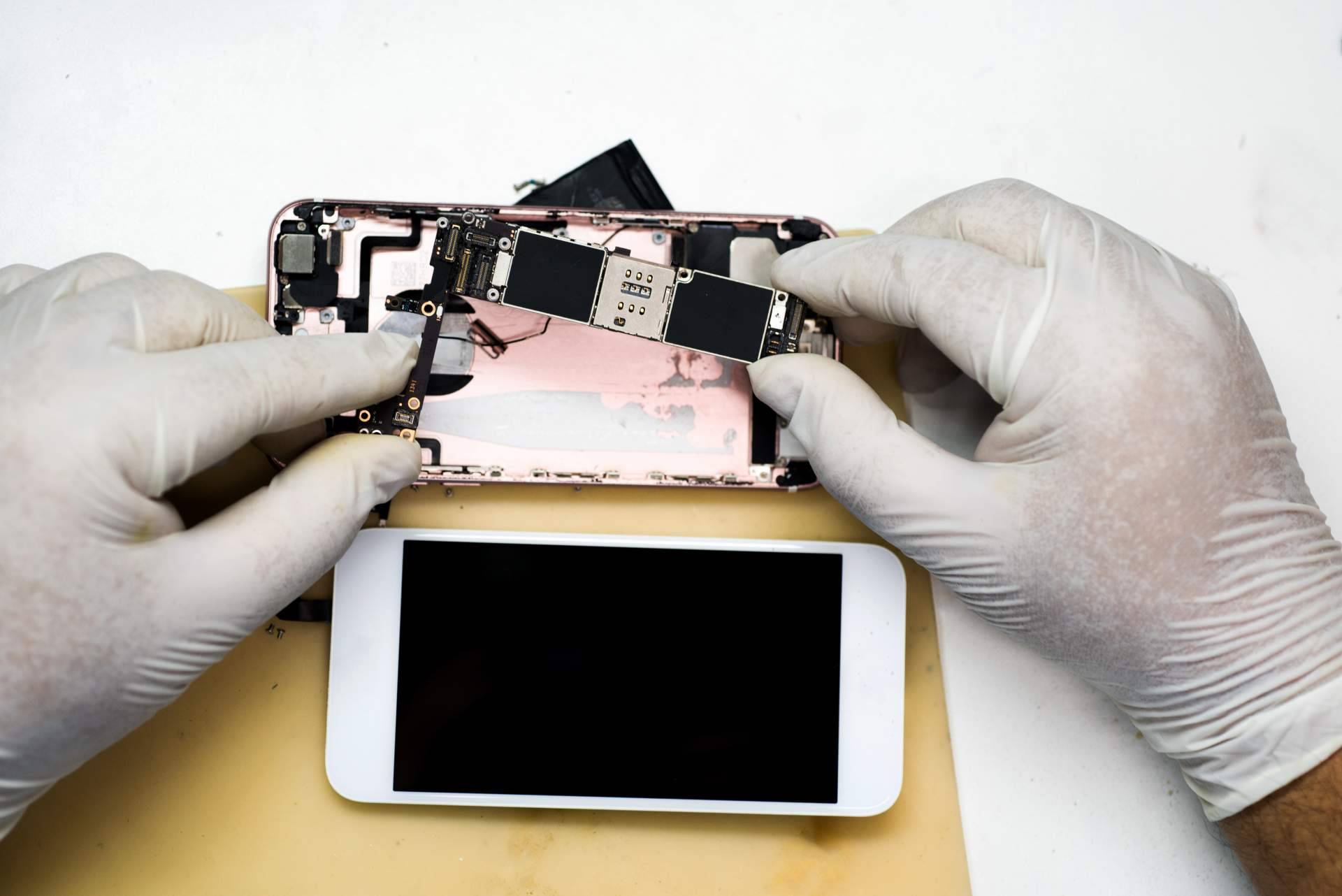 ¿Por qué reparar iPhones es barato?, por InforMovil 2.0