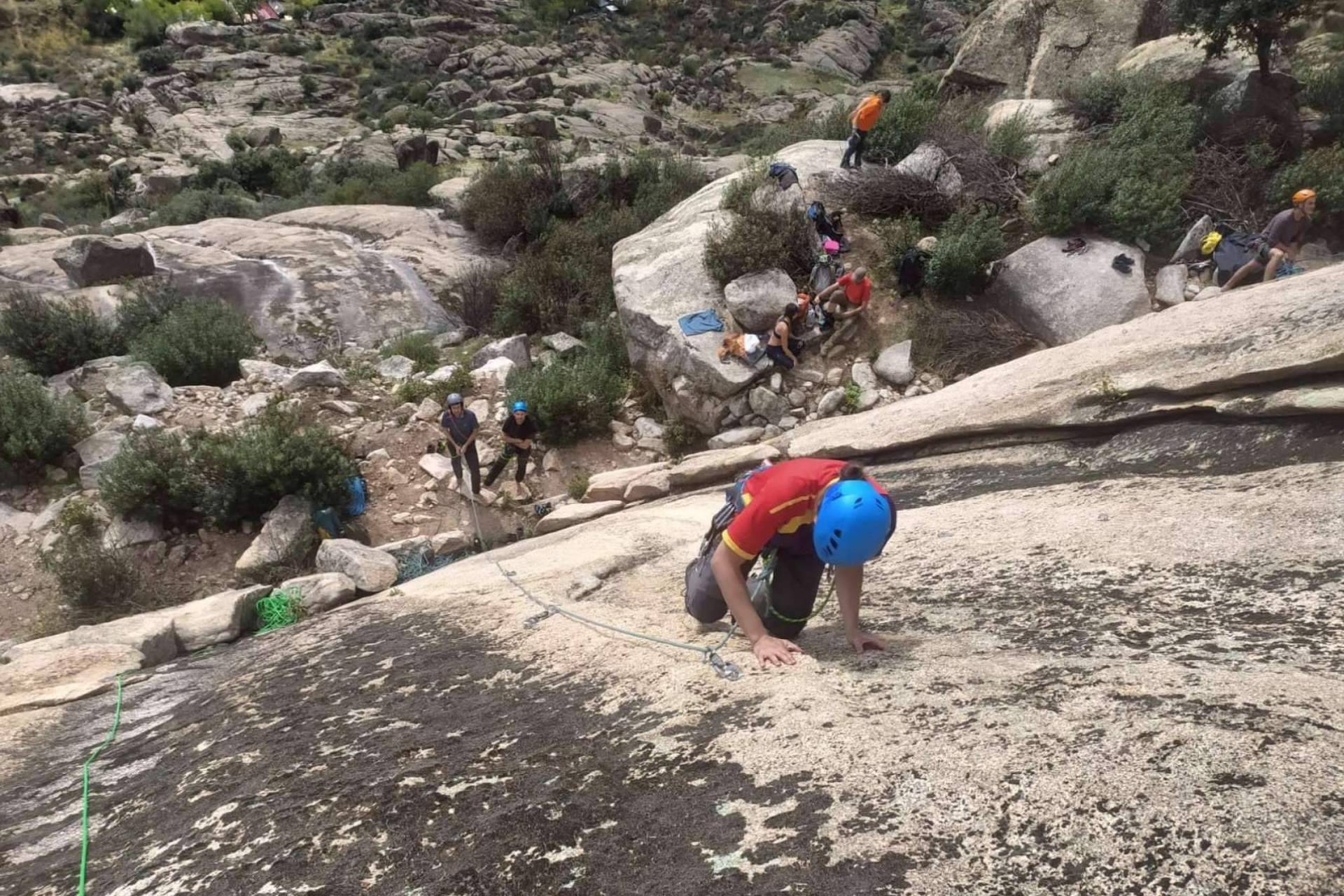Realizar el bautismo de escalada en Madrid con total seguridad, de la mano de Madridadventours