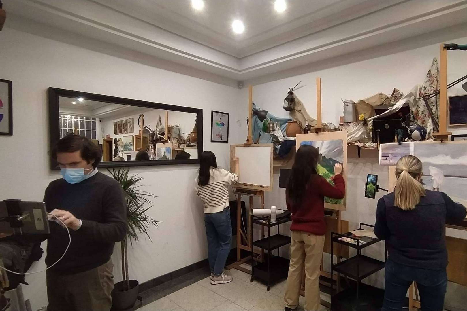 Estudio Ilógico permite a los estudiantes convertirse en profesionales de la pintura y el dibujo
