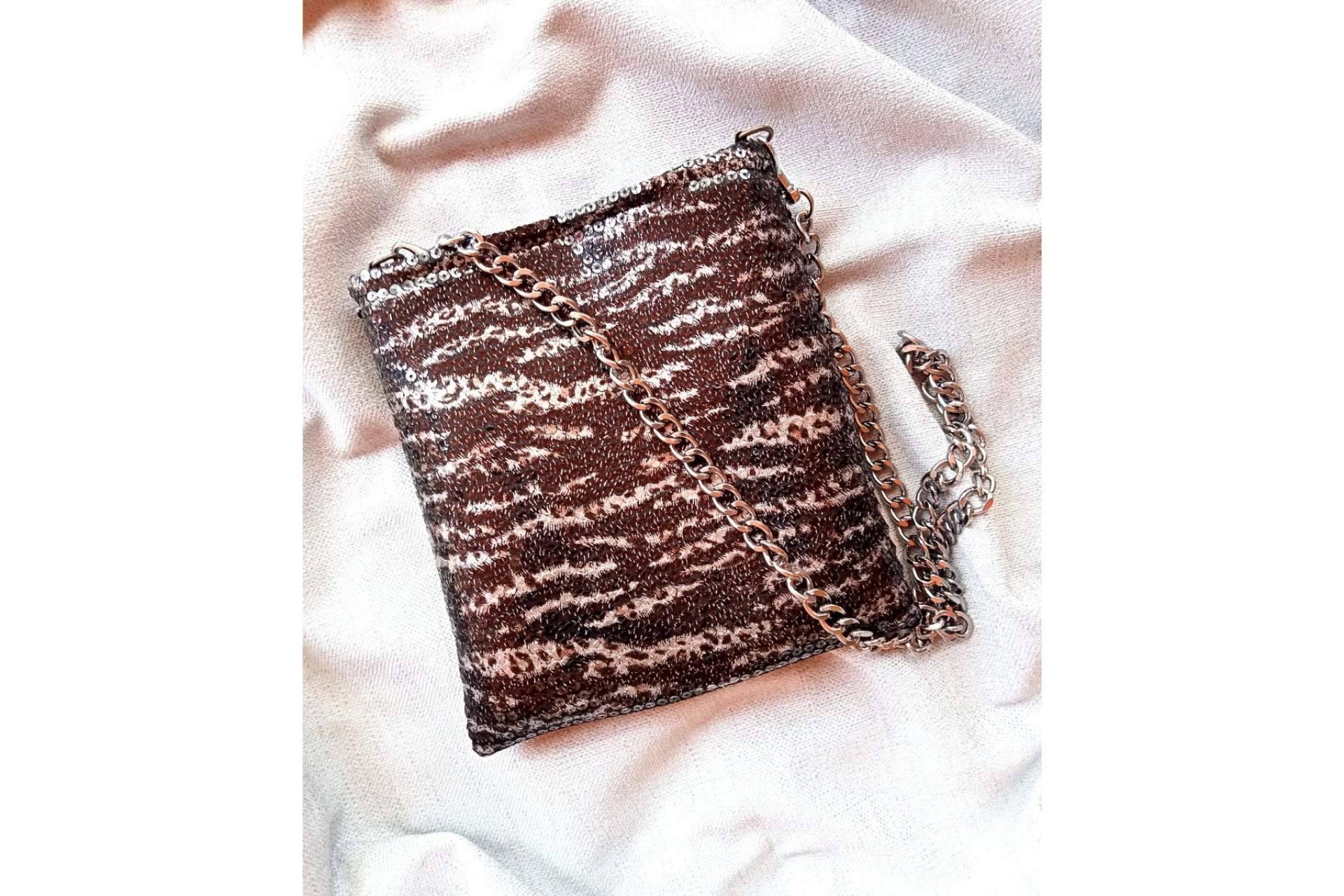 Estilo único y original con el nuevo bolso de Inirt Atelier