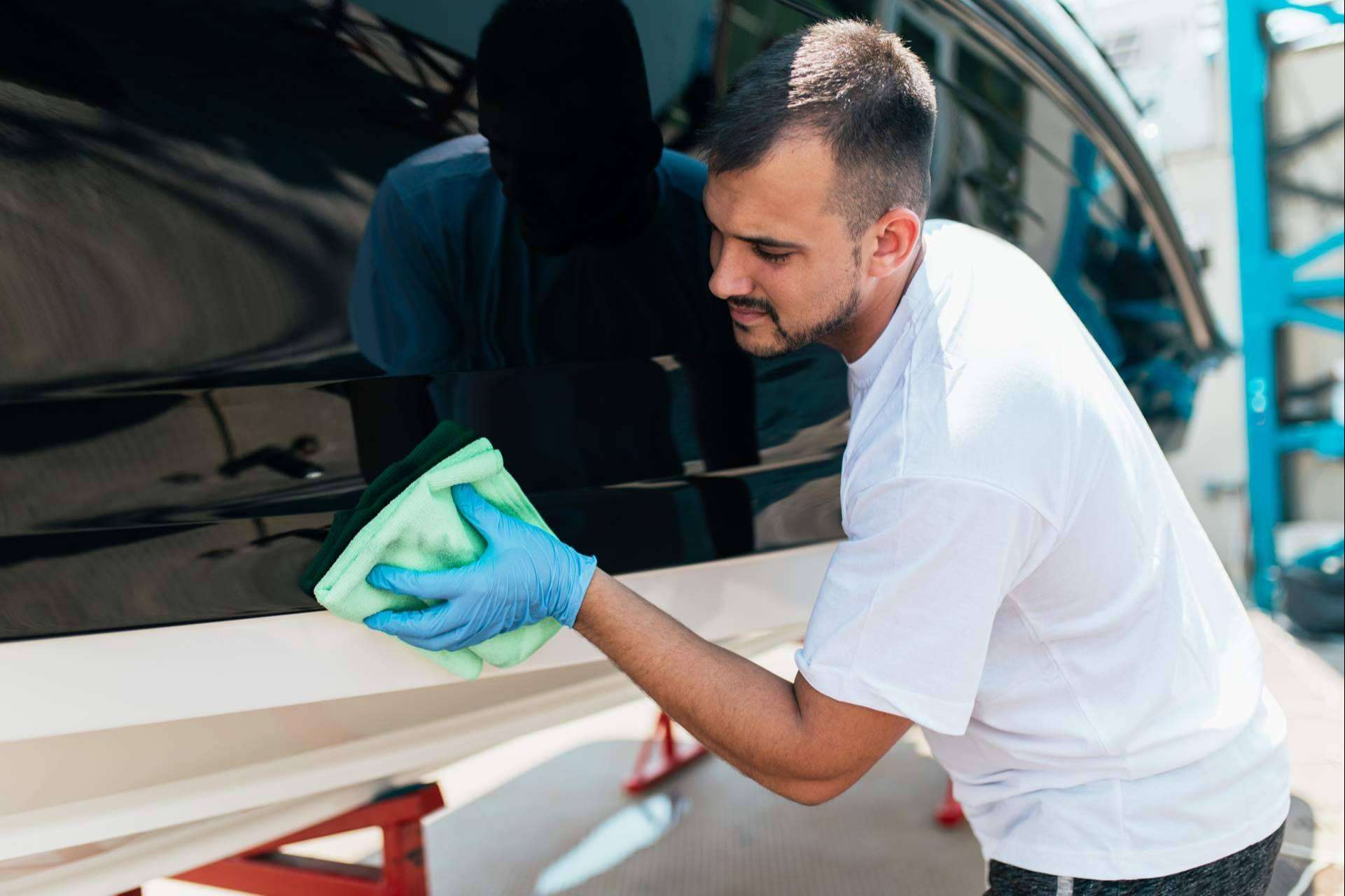 Nova Argonautica ofrece cleaning brushes para mantener las embarcaciones en perfecto estado