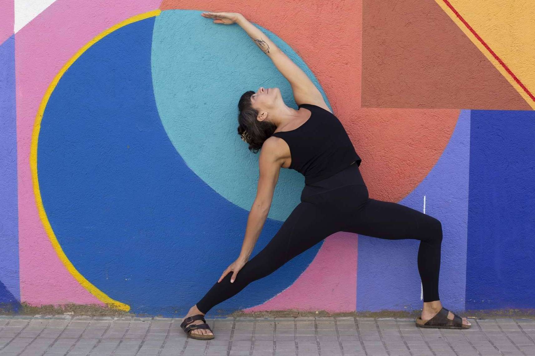 Mantener una correcta alineación del cuerpo es importante para practicar yoga