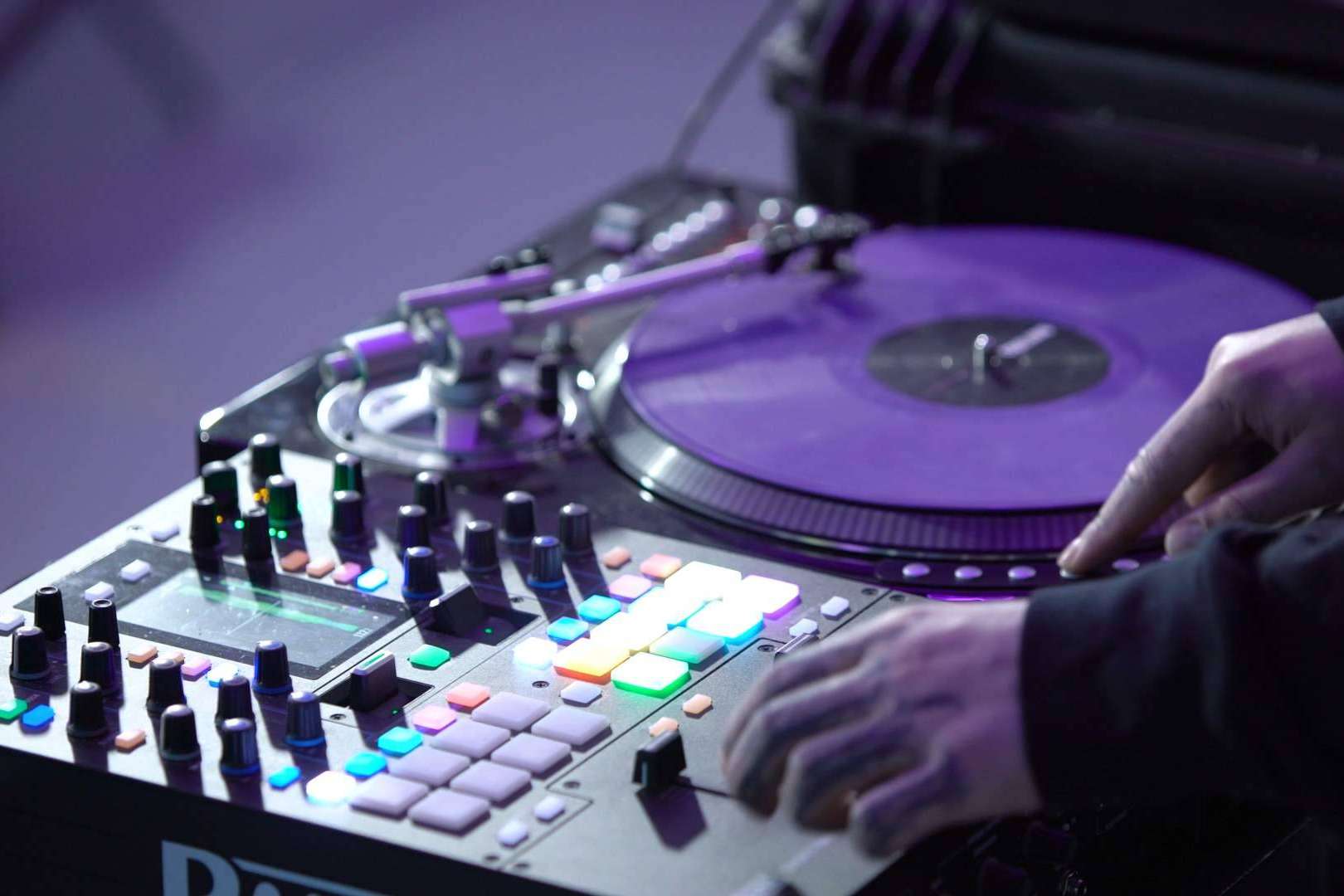 La trayectoria musical de DJ Paco Gomez, el dj para eventos