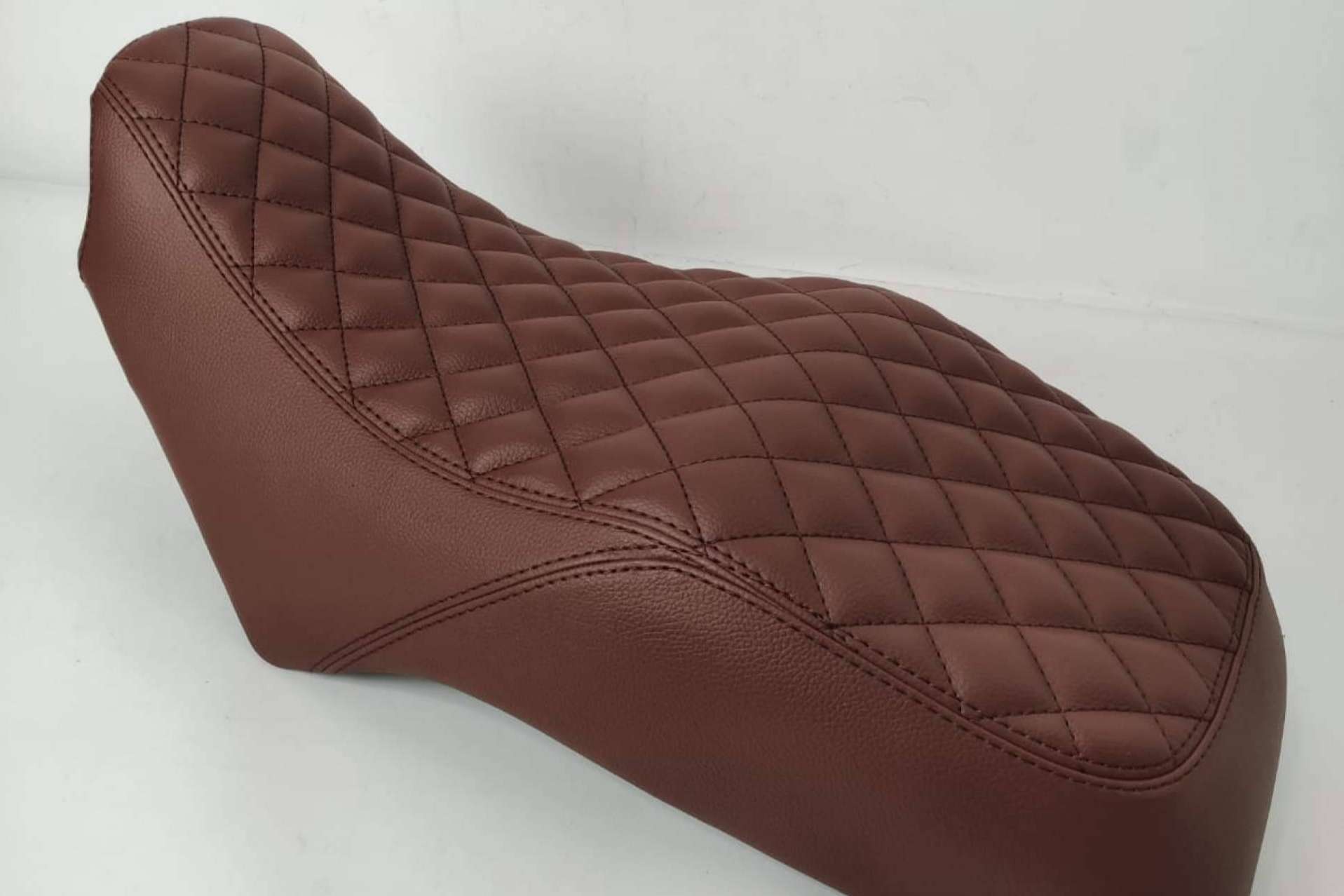 Servicio de tapizado en asiento de moto, de la mano de JM-FUNDAS