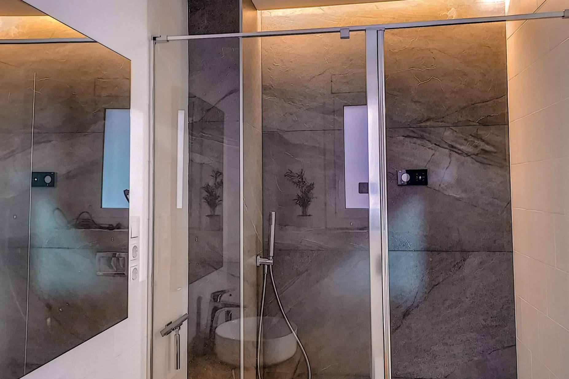 Aquí tu Reforma se encarga de renovar el baño para conseguir un espacio cómodo