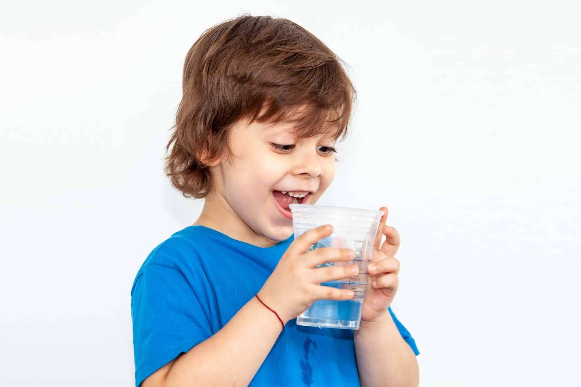 Contribuir a una correcta hidratación infantil con las fuentes de agua para el hogar de Acquajet