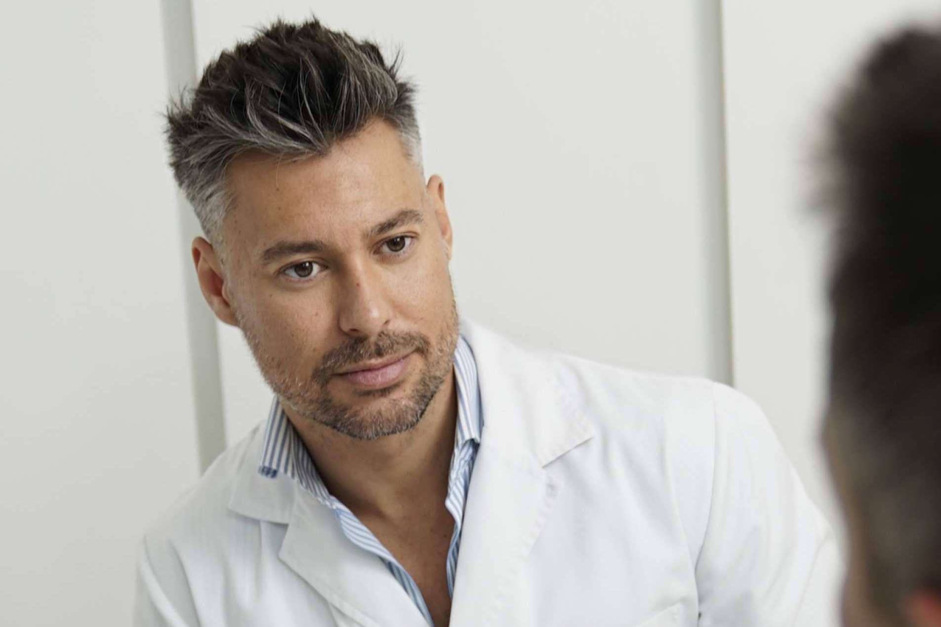 Dr. Alejandro Segarra y su clínica de medicina estética facial