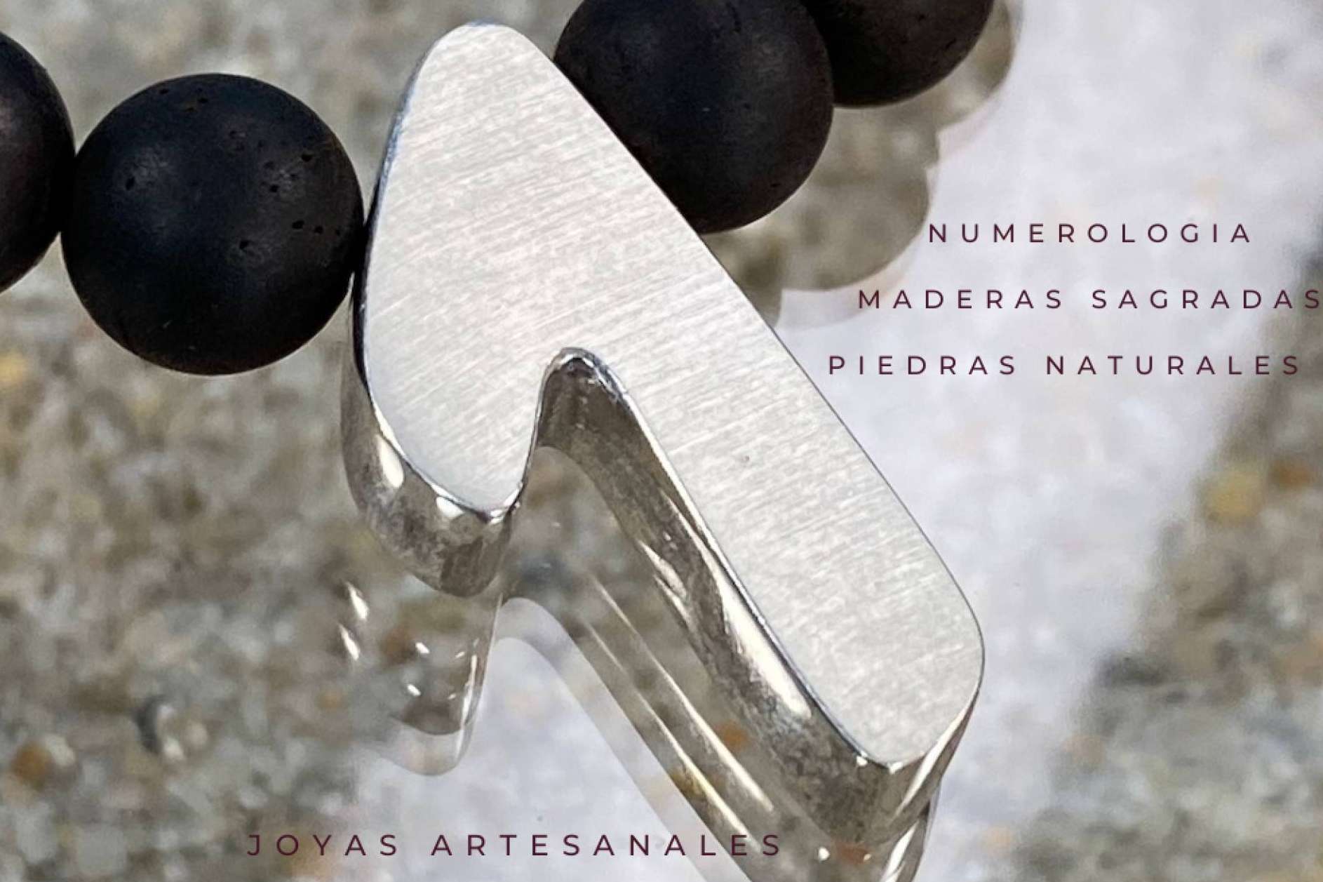 El taller de joyas Enernum dispone de complementos llenos de espiritualidad