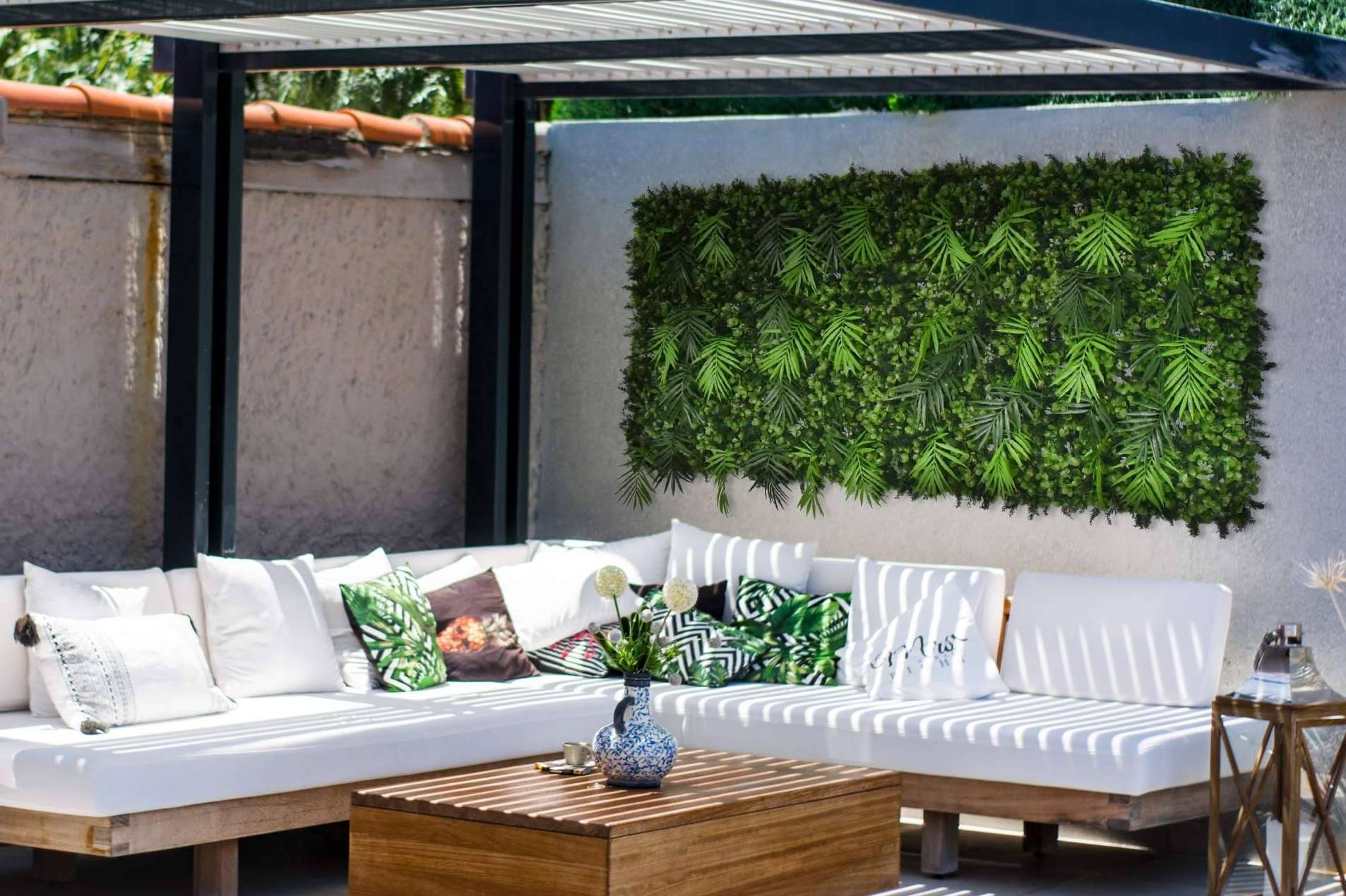 JardínVertical.es ayuda con la instalación de un jardín vertical artificial en casa