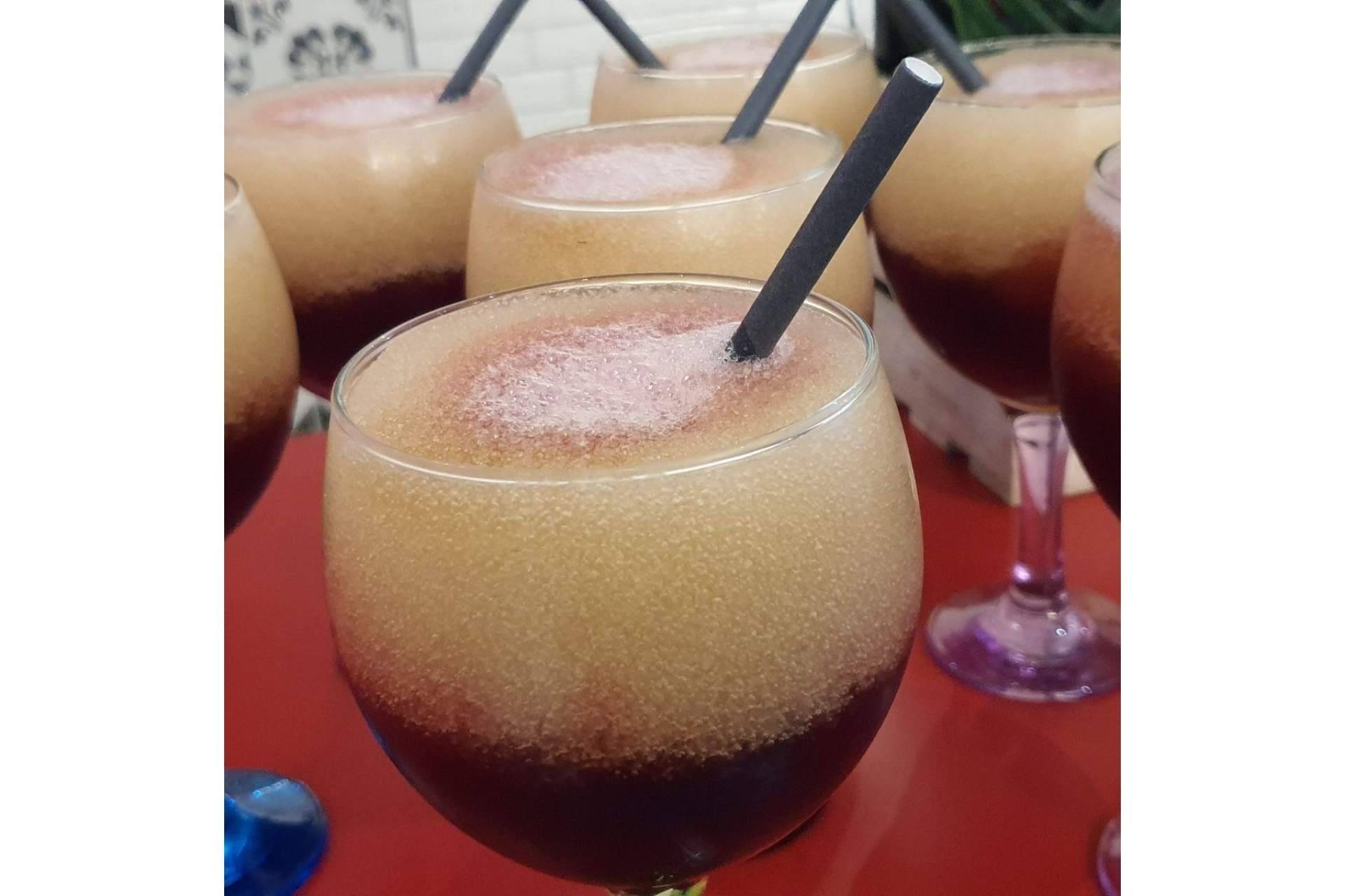 La Taberna Casera elabora sangría de cava de manera artesanal