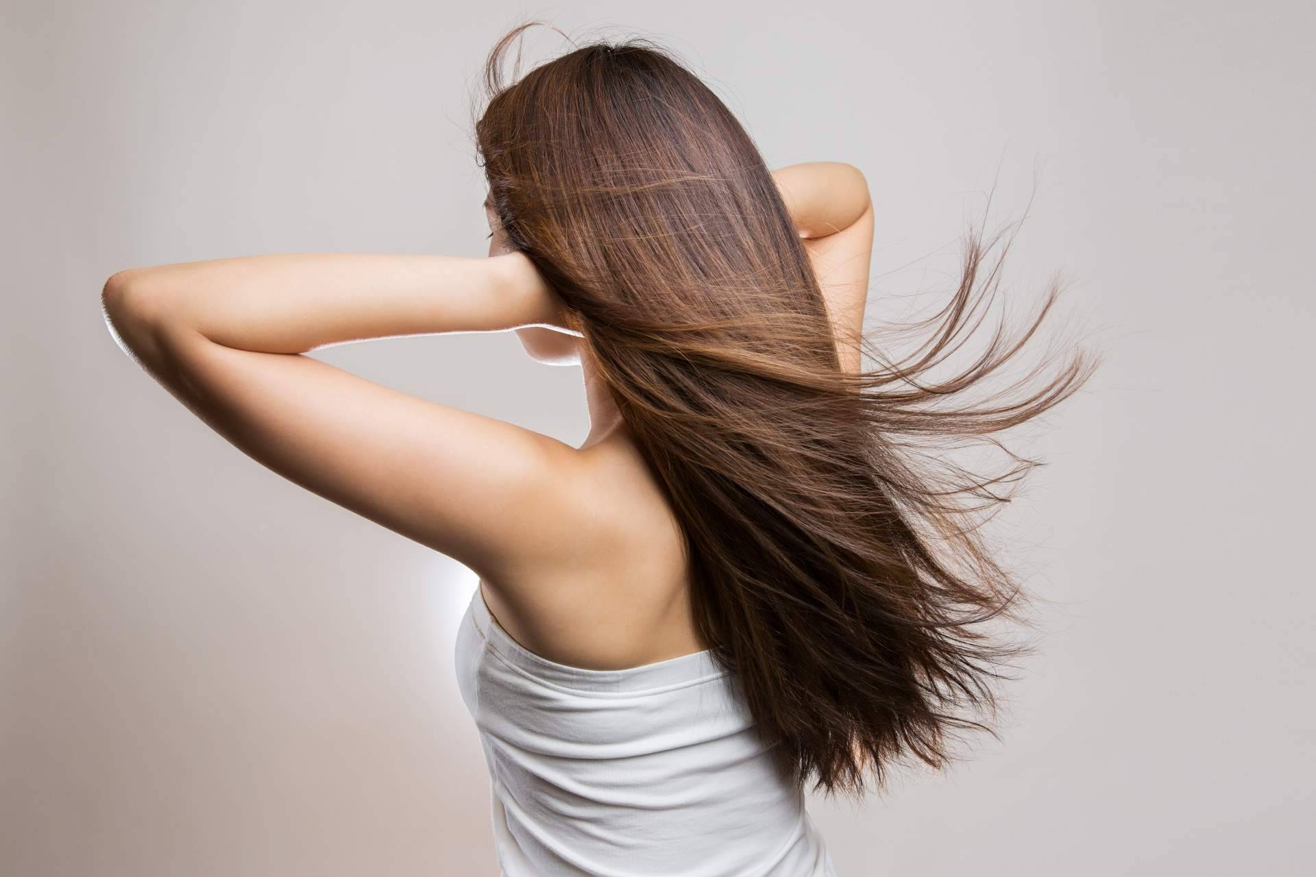Tratamiento Luminoil de Elgon consiste en un tratamiento exprés de hidratación para el cabello usado en los salones profesionales de peluquería