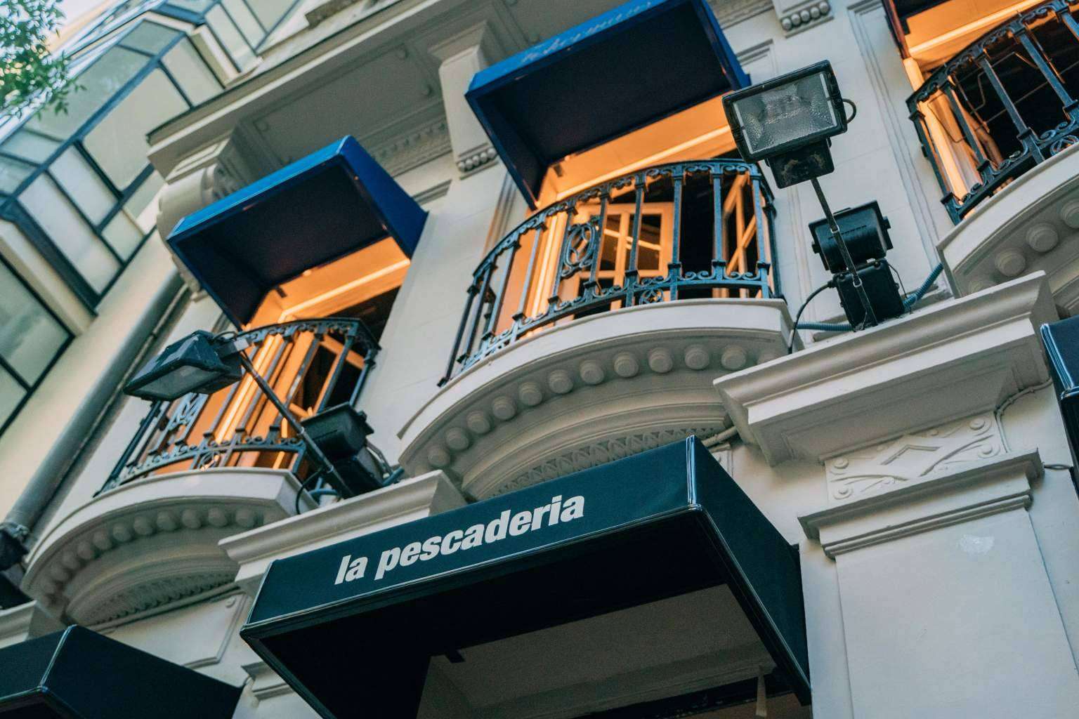 La Pescadería & Club Fishermans, auténtica paella valenciana en el centro de Madrid