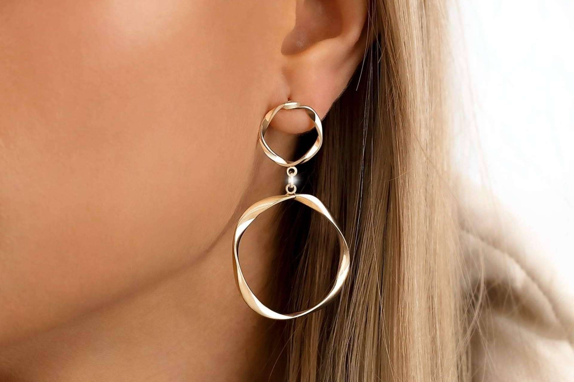 Pendientes de aro en tendencia, en la colección de Le Petite Marie