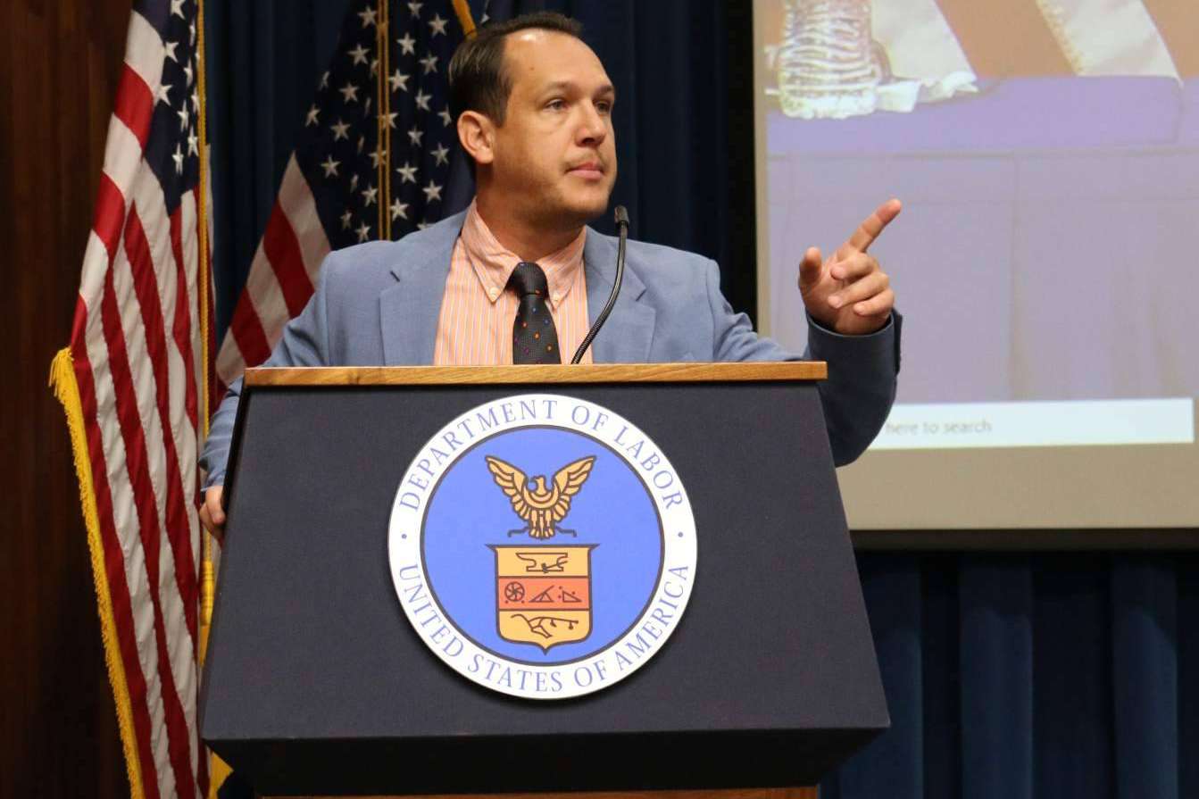 Rony Jabour está al mando del Instituto de Capacitación en Seguridad de Trabajo en Boston