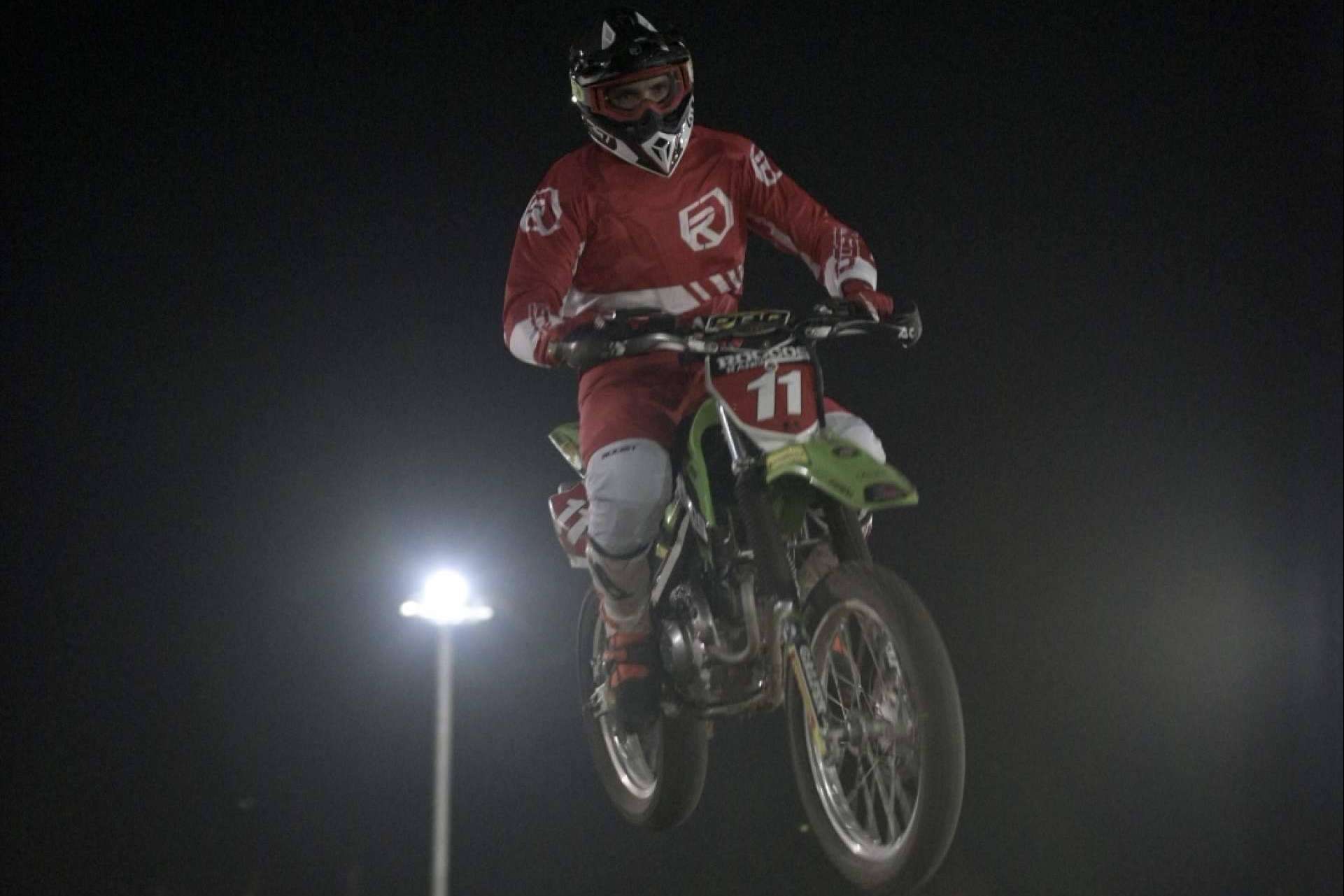 La nueva marca de equipación off-road de Motocard, Roost