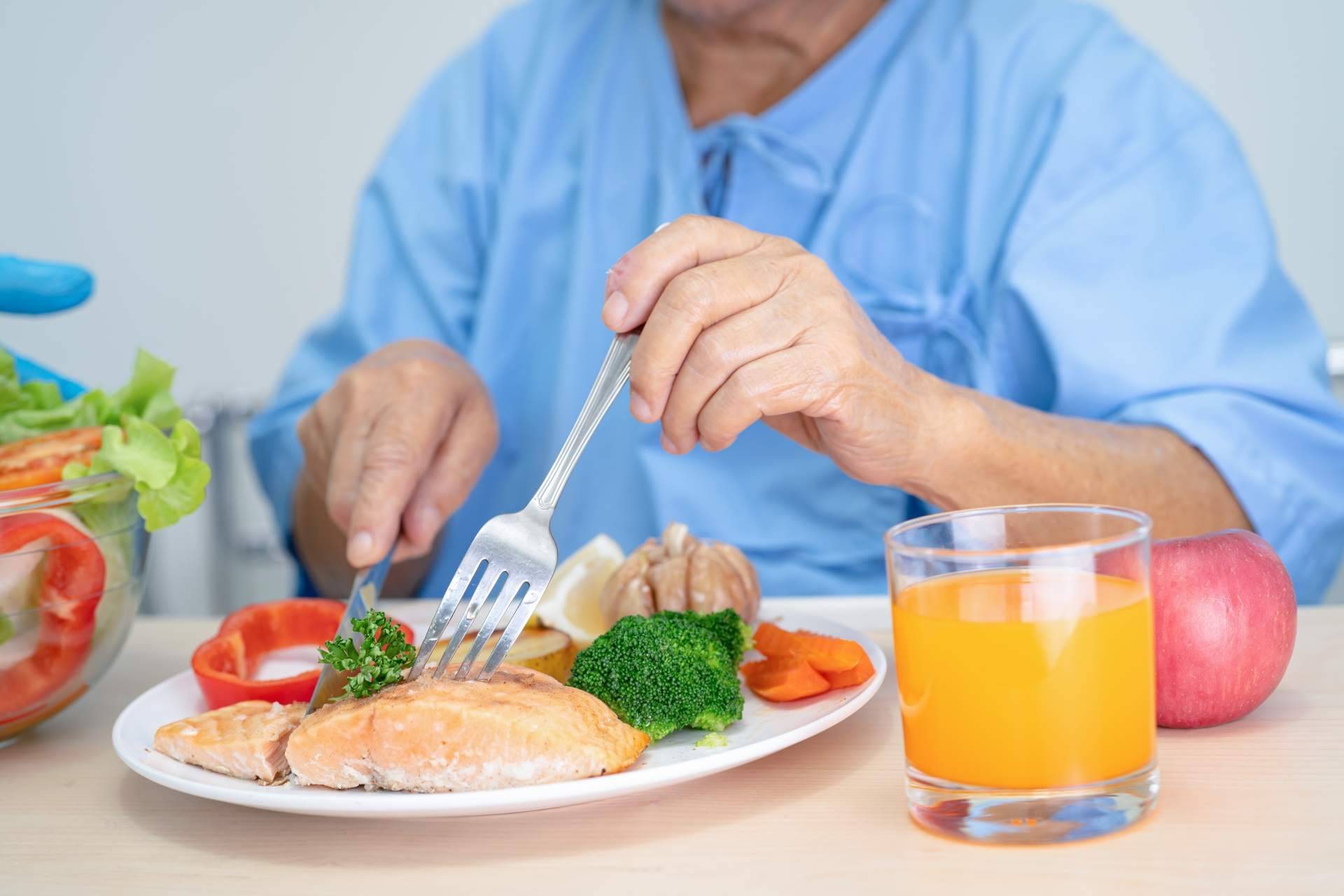 Comida casera digna para las personas mayores, la solución que presenta MiPlato