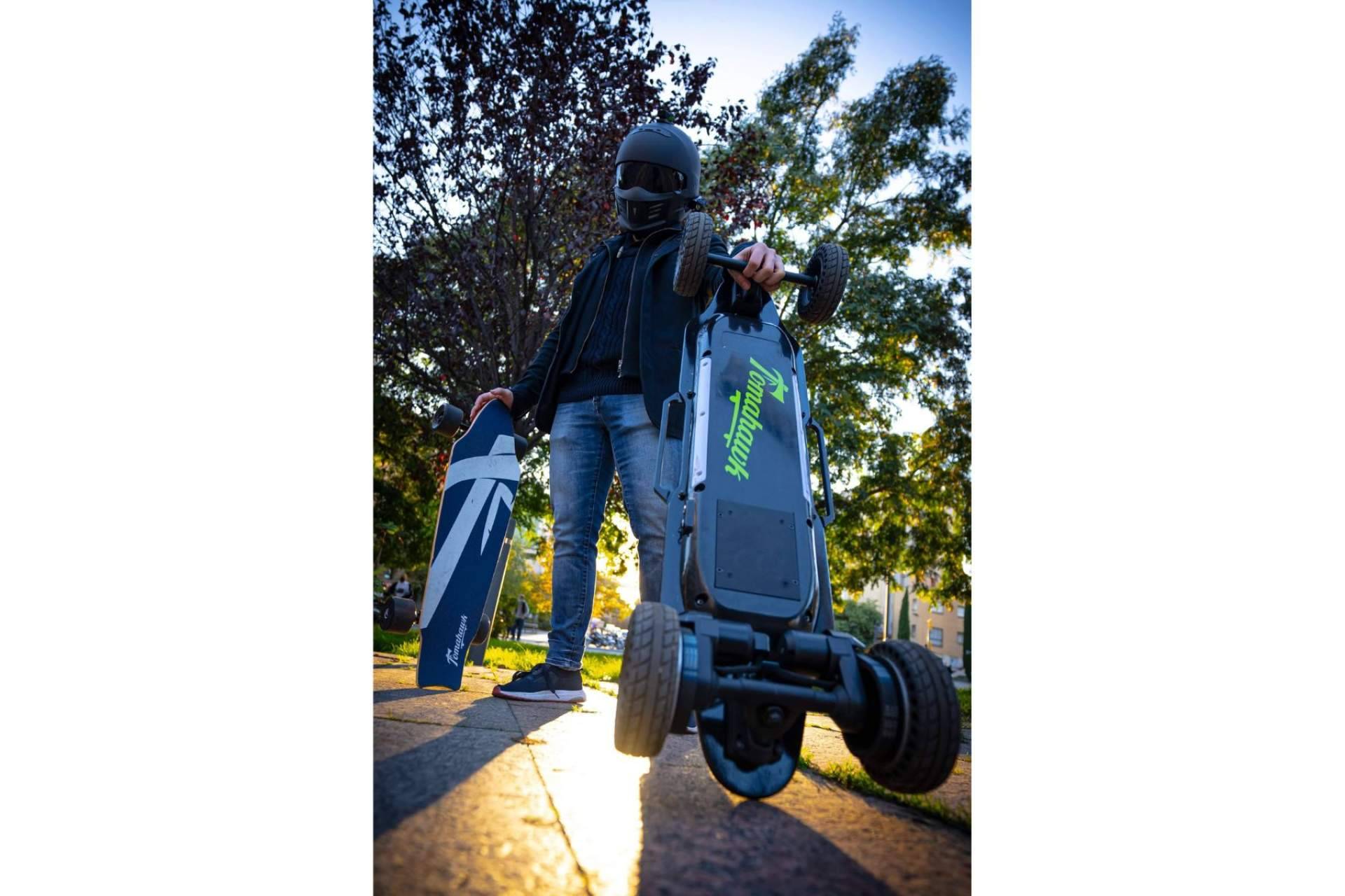 Las diferencias entre el skateboard eléctrico vs. scooter eléctrico, de la mano de Tomahawk Skateboard
