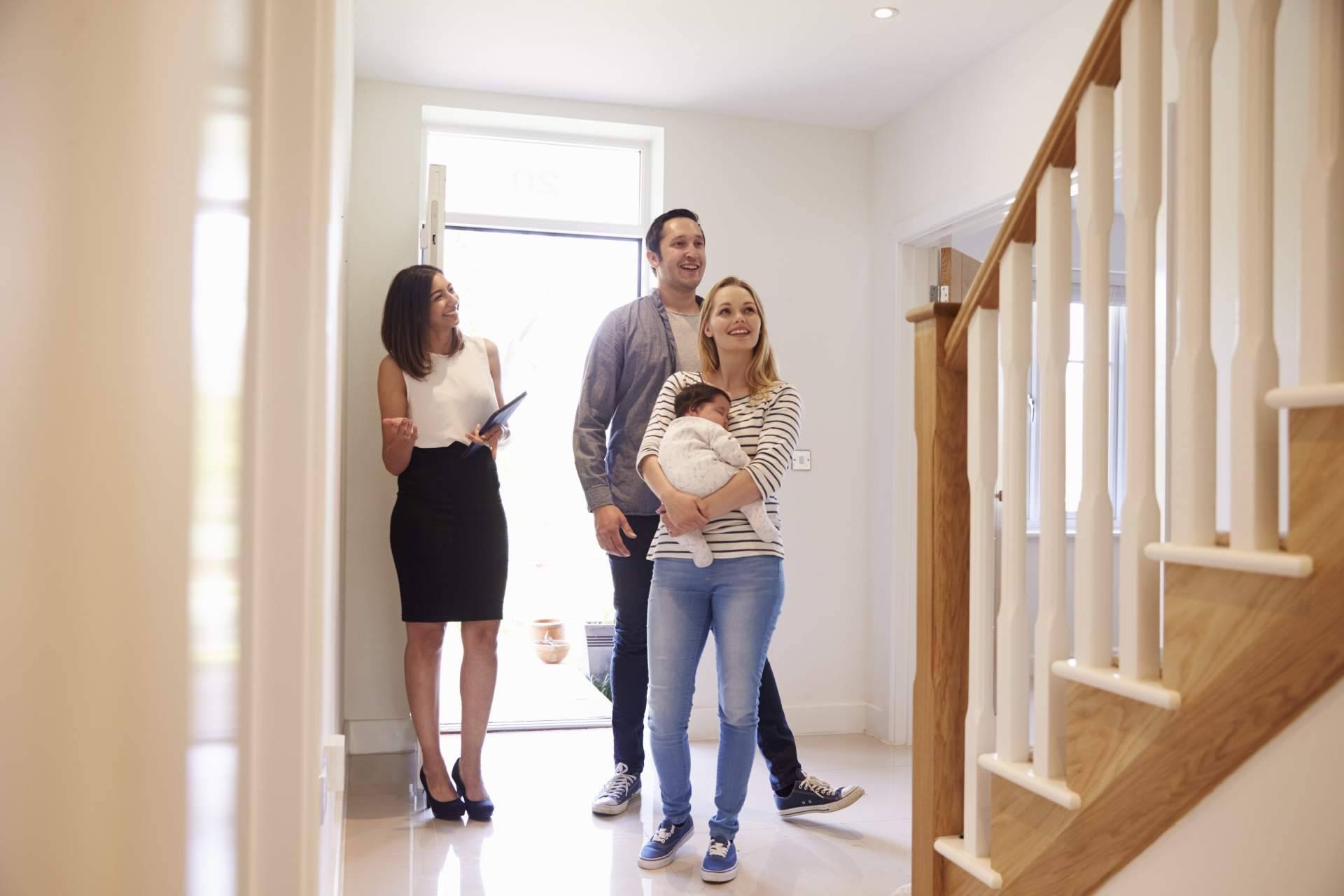 Desde la consulta inicial hasta el servicio posventa, Kensington International ofrece servicios de calidad para la venta de pisos y casas