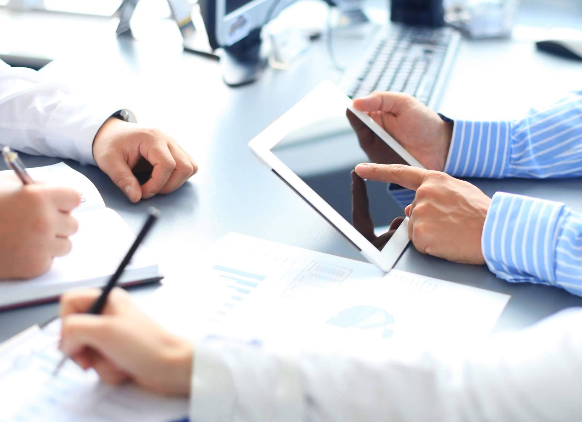 ¿Por qué unir esfuerzos como asesores para ser más valorados?