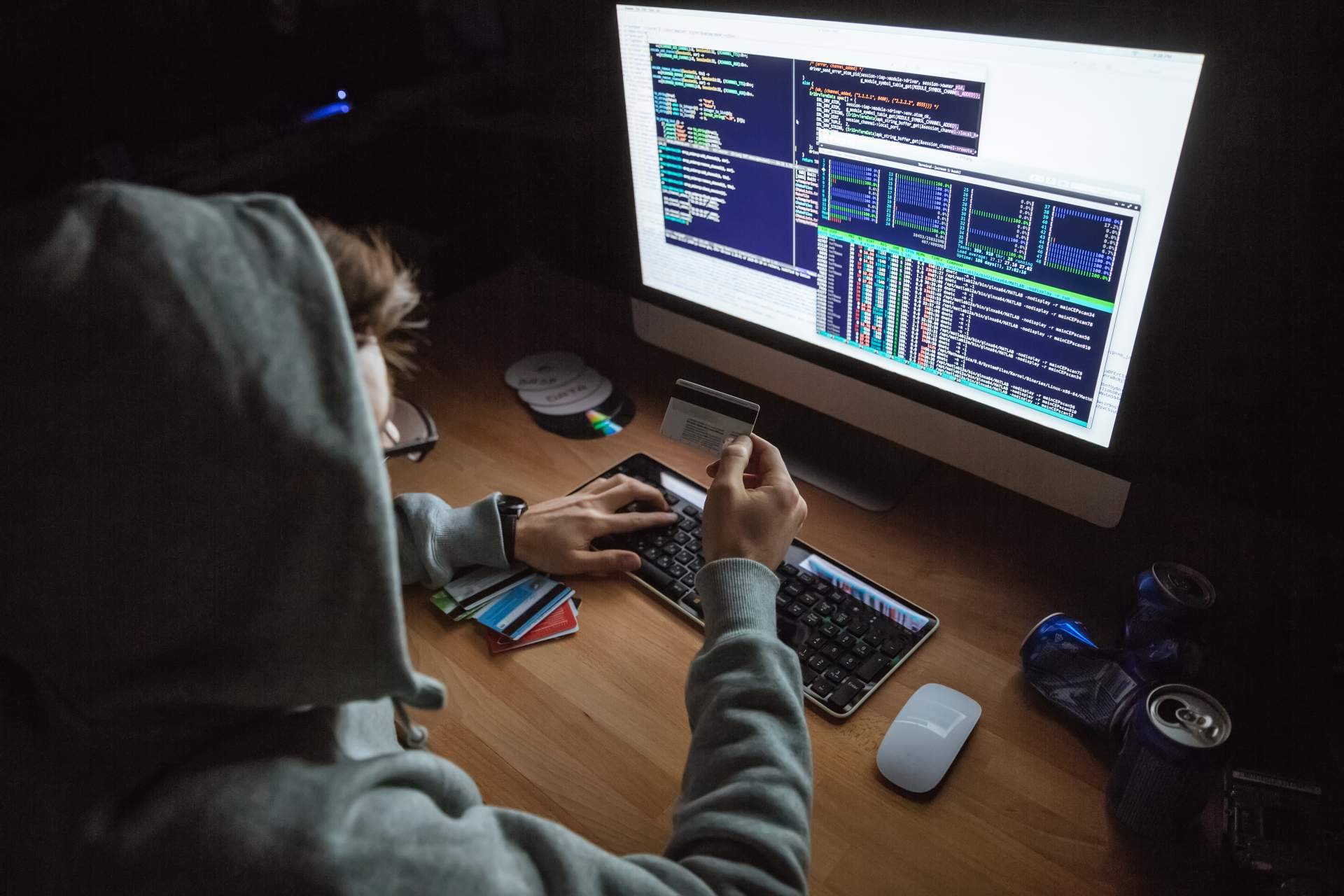 ¿Por qué la Interpol está formando a sus agentes para vigilar el metaverso?