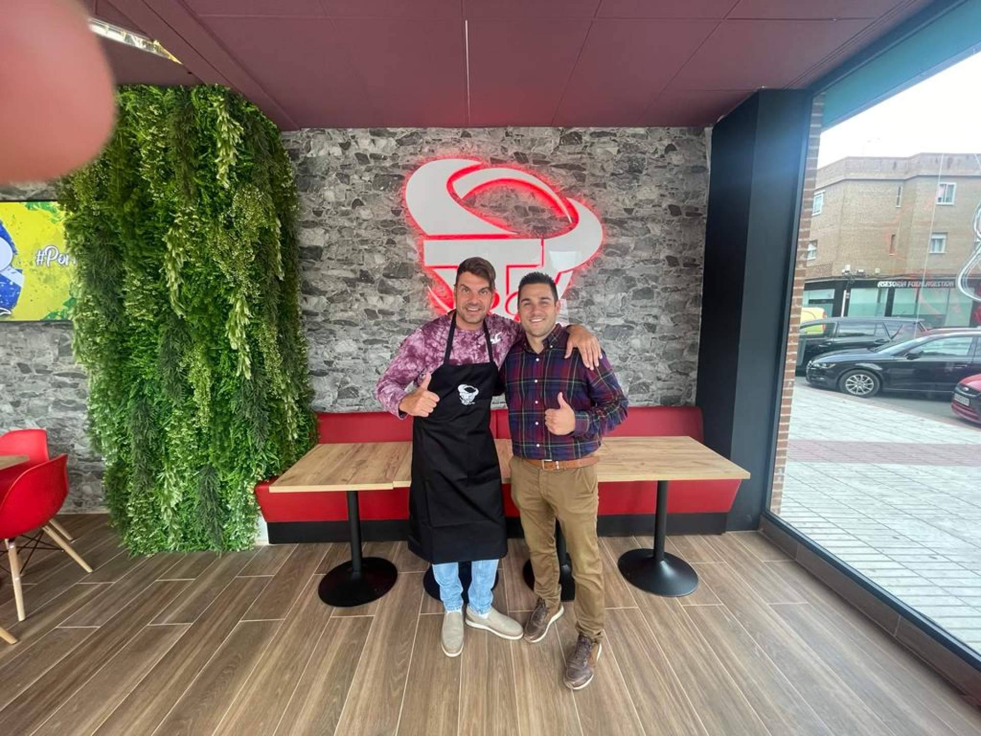 El acuerdo de BreakingIce y TORO Burger para disfrutar de citas en estos restaurantes